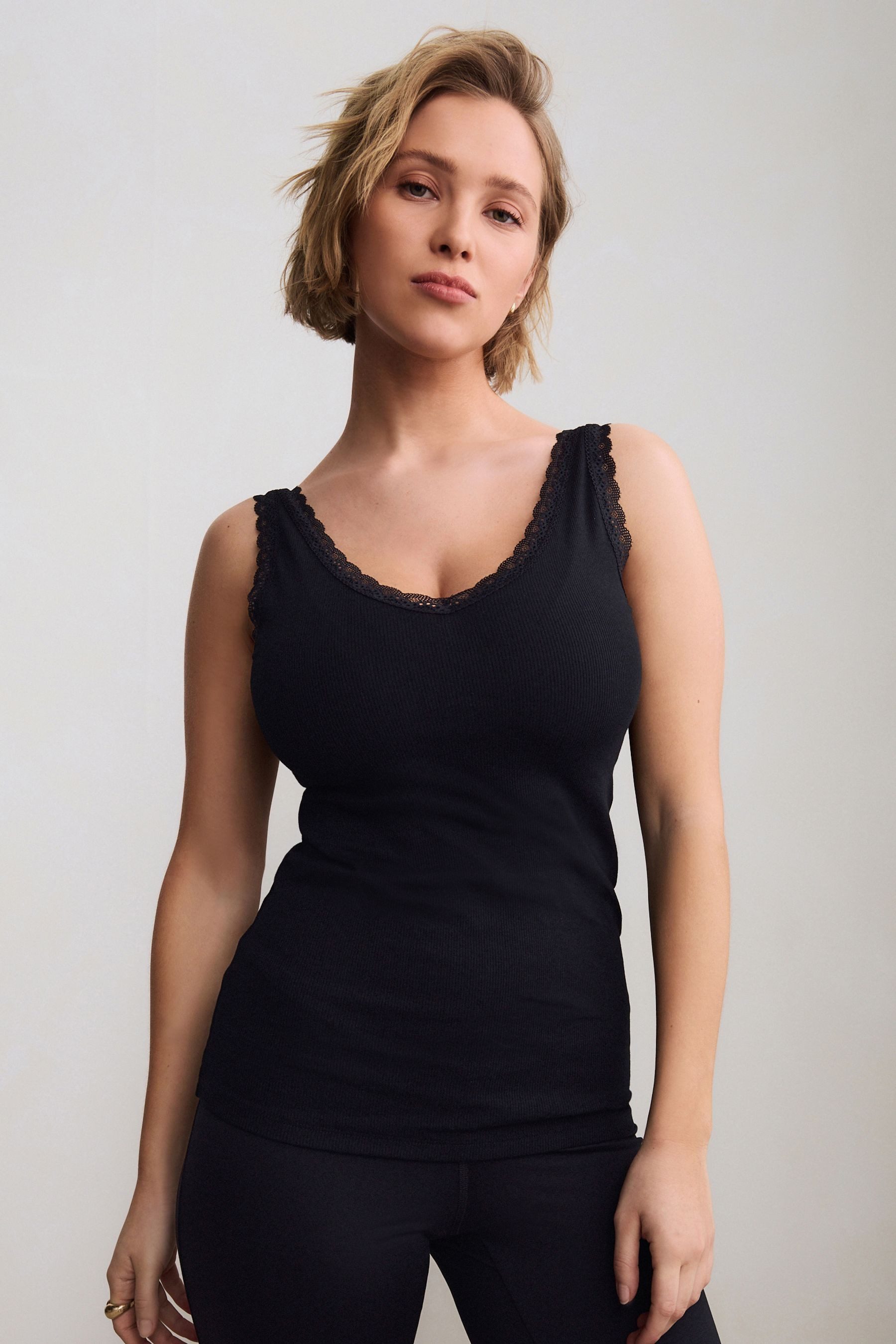 Next Trägertop Gerippte Trägertops mit Spitzenbesatz im 2er-Pack (2-tlg)