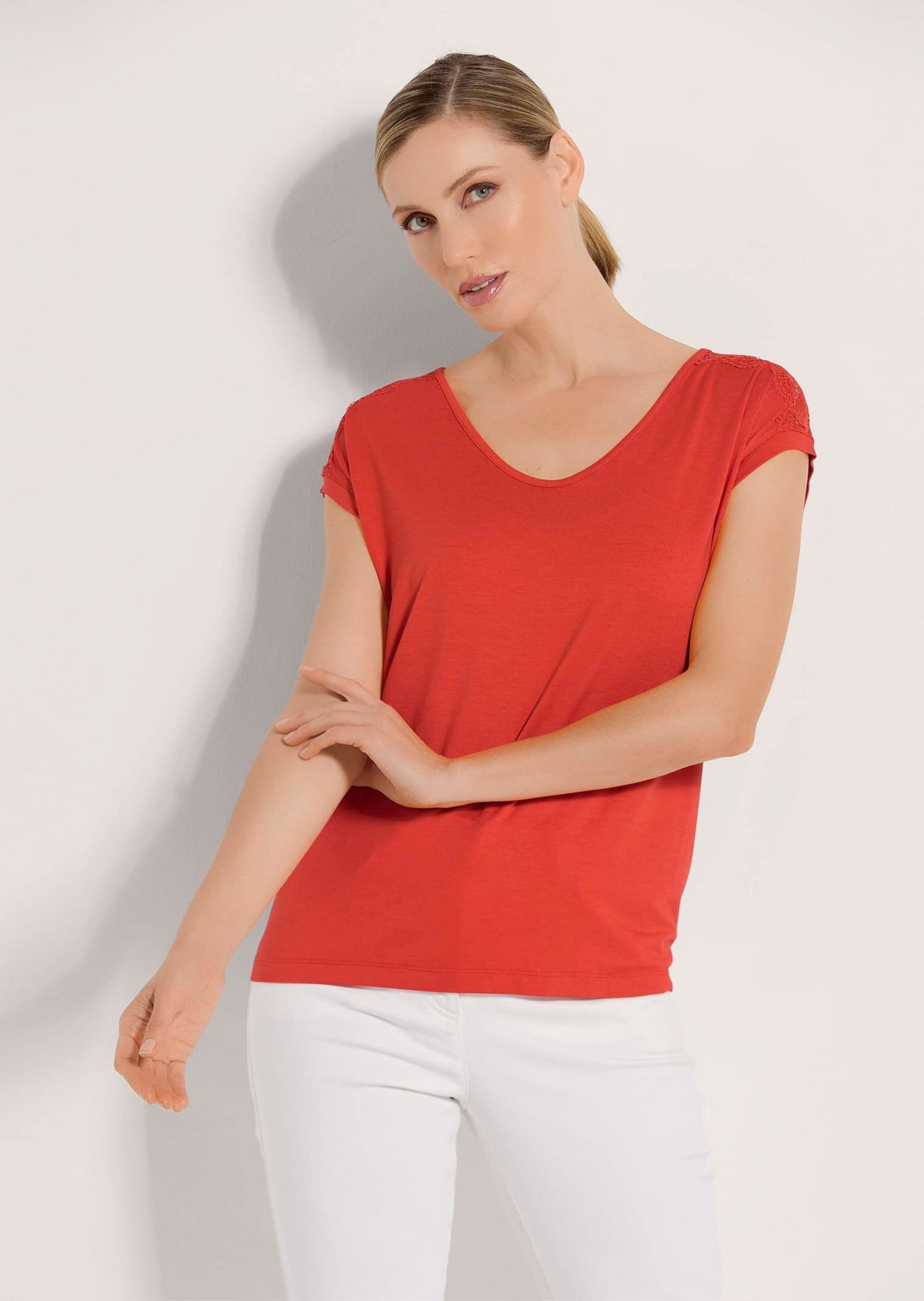 Kurzarmshirt Rundhals-Shirt mit Stickerei