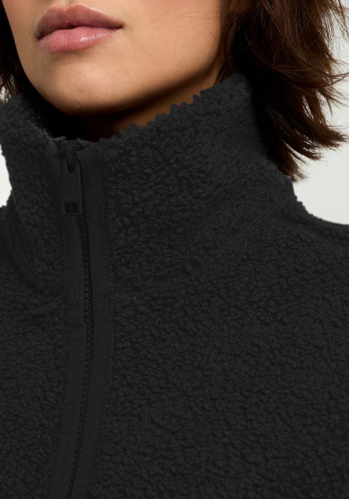 Jack Wolfskin Fleecejacke HIGH CURL JKT W mit durchgehendem Reißverschluss, aus Sherpa Fleece, atmungsaktiv