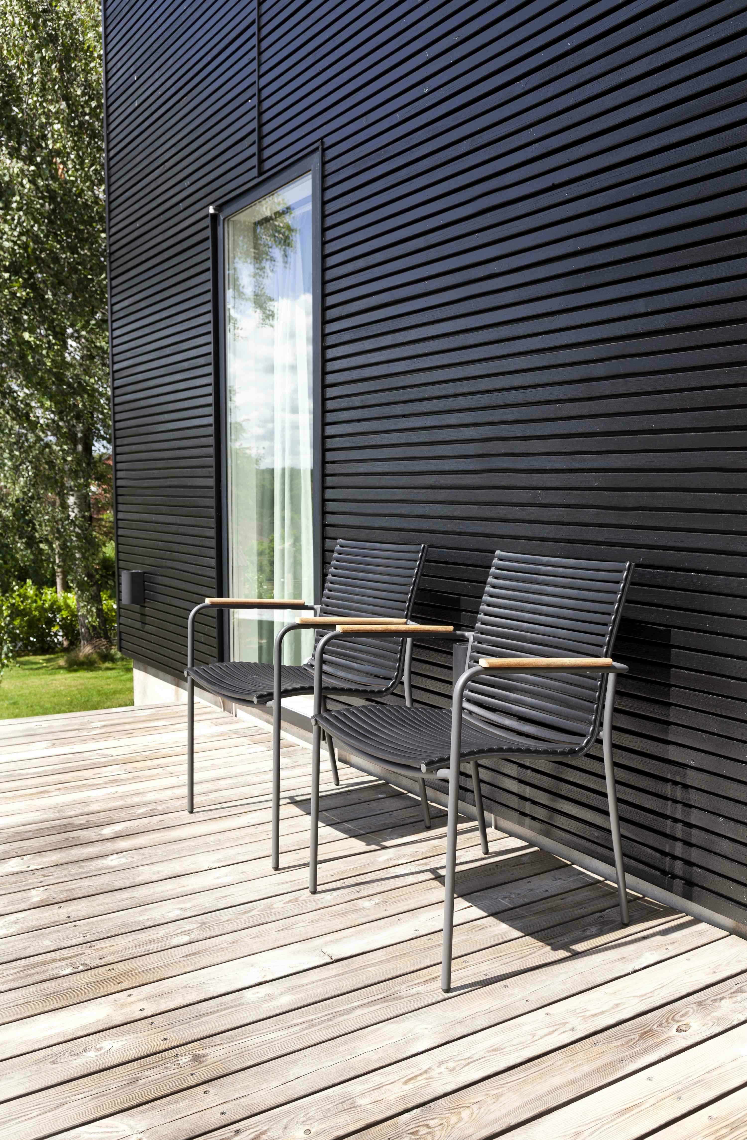 Cinas Gartenstuhl Mood Classic, Wasserresistent, warmes Holzfinish, standfeste Konstruktion
