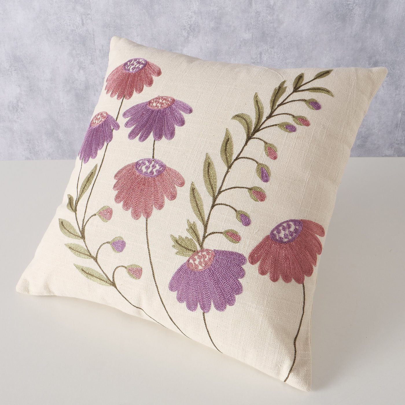 MF Dekokissen Handgefertigtes Kissen Pilena mit Blumenmotiv