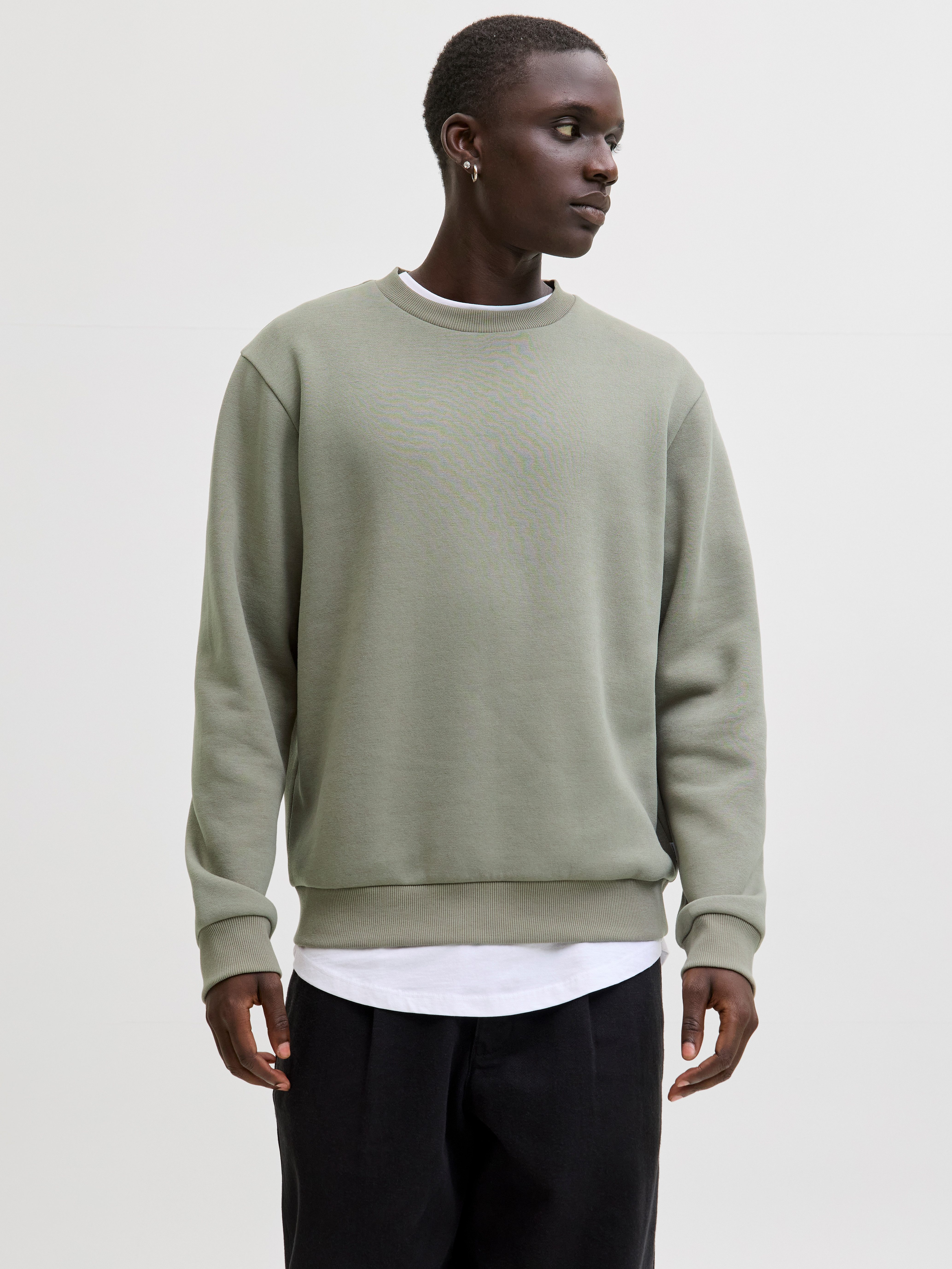 Jack & Jones Sweatshirt JJEBRADLEY mit Rippbündchen für Alltag und Freizeit mit Rippbündchen
