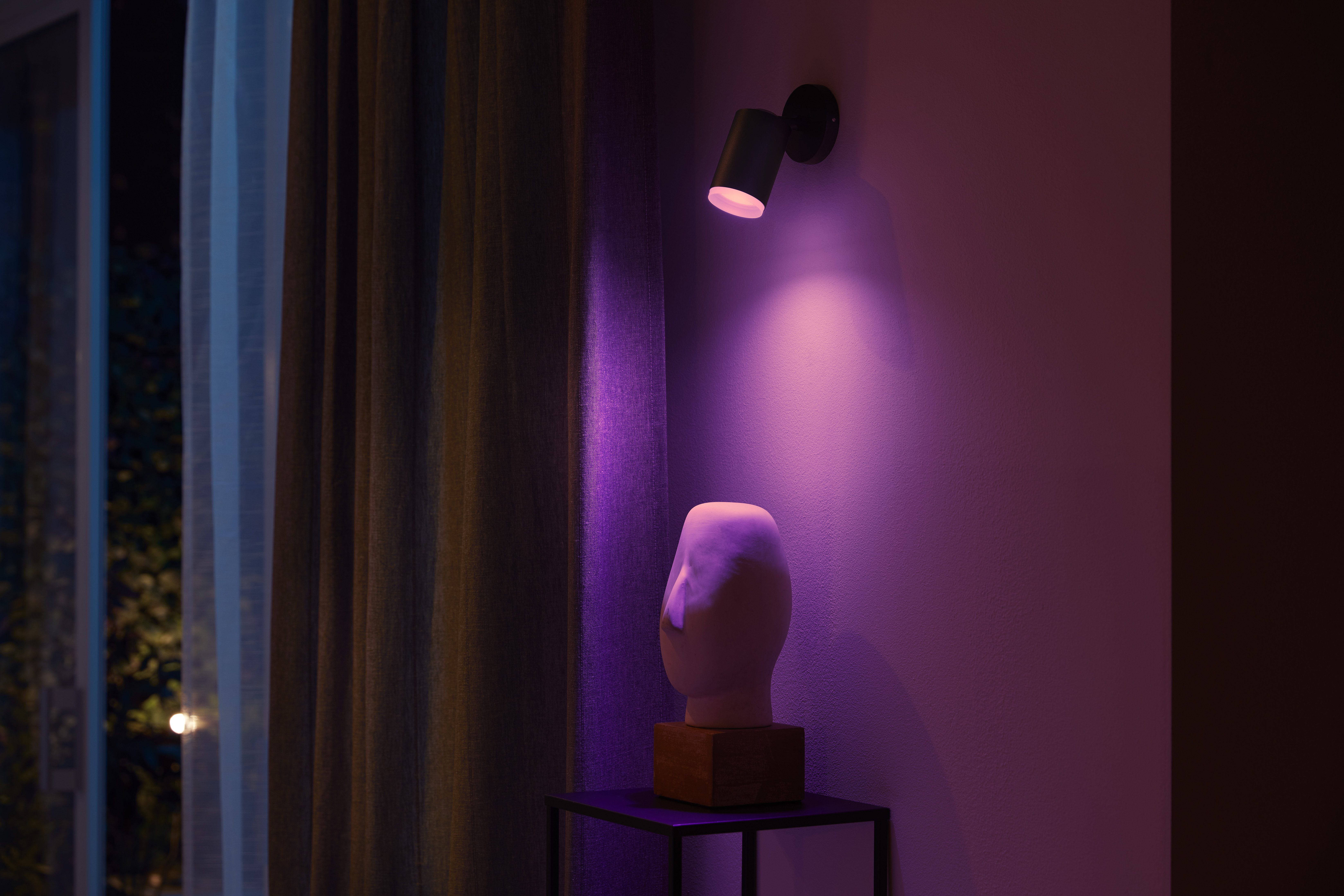 Philips Hue LED Deckenspot White & Color Ambiance Fugato 1er Aufbauspot, Abschaltautomatik, Bluetooth, CCT - über Fernbedienung, Dimmfunktion, Einschlafhilfe, F – Bild 5 von 5