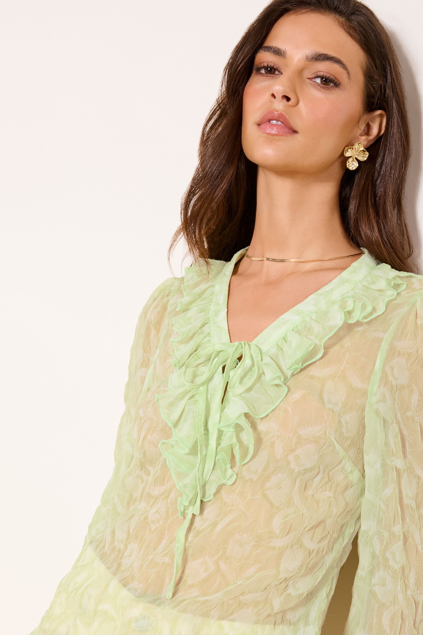 LIPSY Rüschenbluse Lipsy Rüschenbluse mit Bindedetail, Regular (1-tlg)