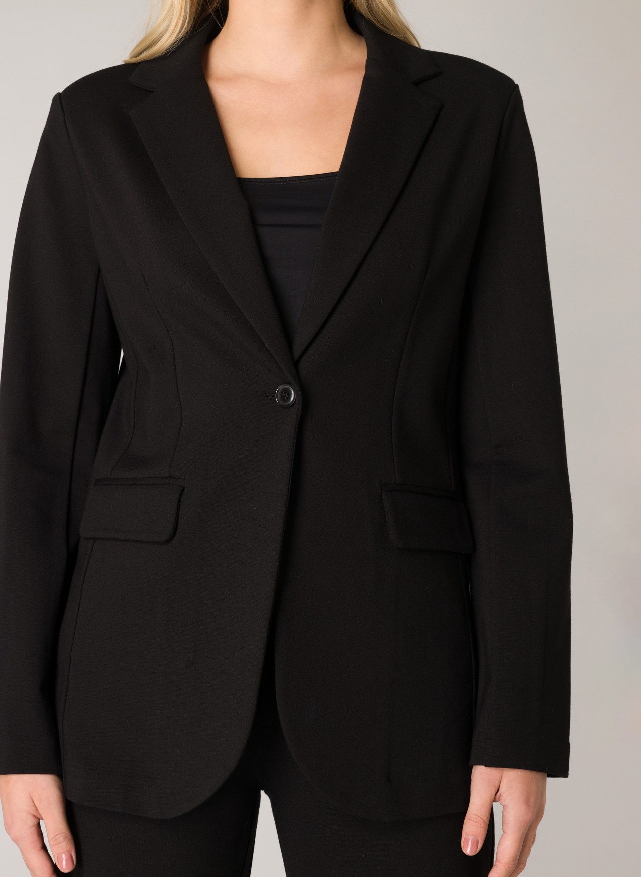 Base Level Jerseyblazer mit V-Ausschnitt und Knopf