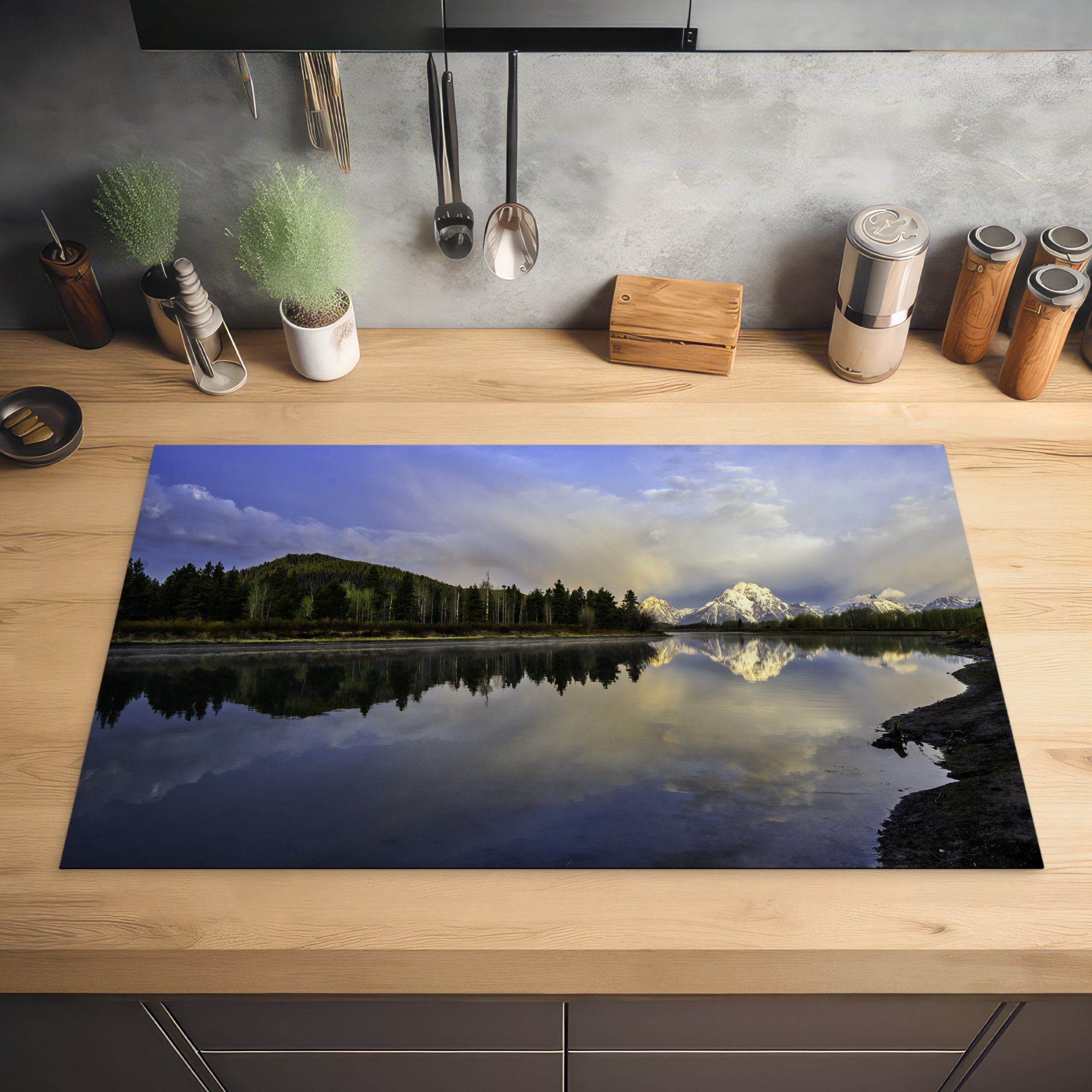 Mountains, tlg), für Schöner Himmel in Sonnenuntergang (1 cm, Ceranfeldabdeckung, bei Arbeitsplatte Herdblende-/Abdeckplatte Vinyl, 83x51 MuchoWow den Teton küche