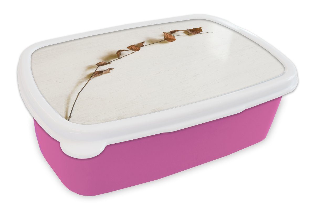 für Kunststoff, vor MuchoWow Brotdose Kinder, Erwachsene, (2-tlg), braunen Lunchbox Brotbox Zweig Blättern kleinen Mädchen, Kunststoff Snackbox, rosa einem weißen Hintergrund, mit