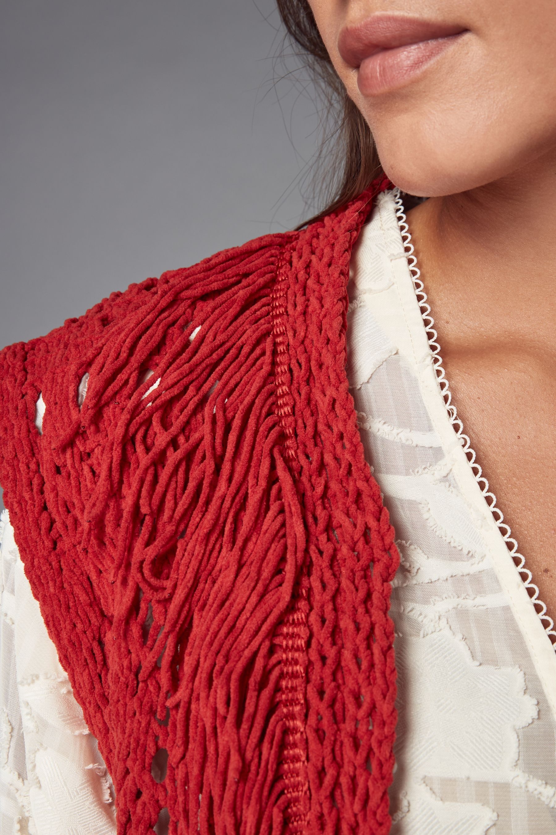 Next Strickweste Grobmaschige Strickweste mit Fransen (1-tlg)