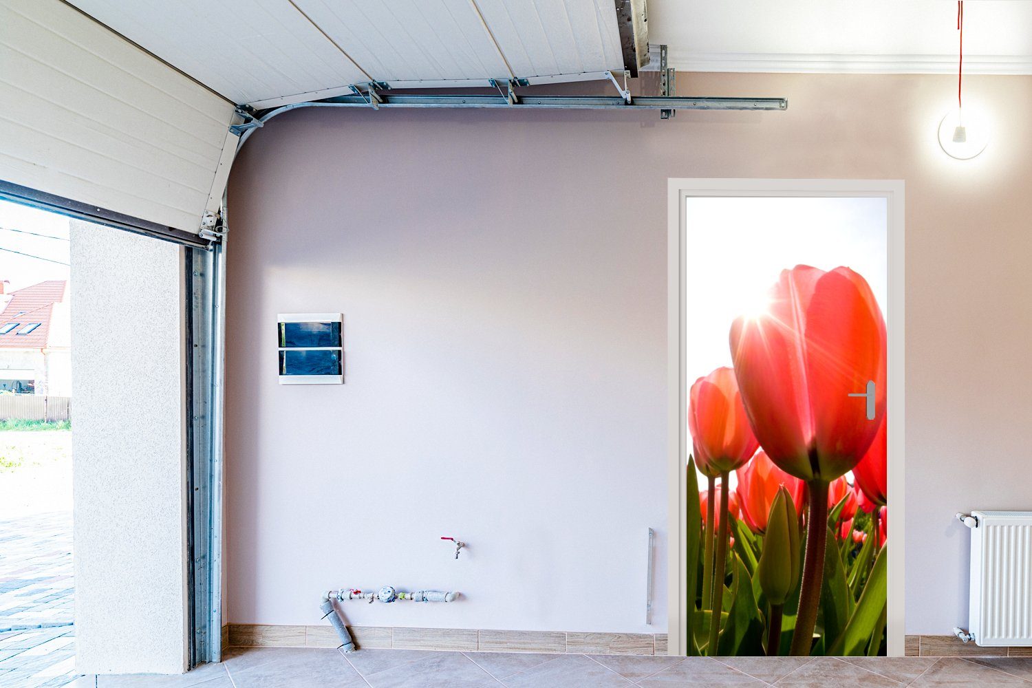 bedruckt, Türtapete St), - MuchoWow Türaufkleber, (1 für Matt, 75x205 cm Fototapete Tulpen Tür, - Sonne, Blumen