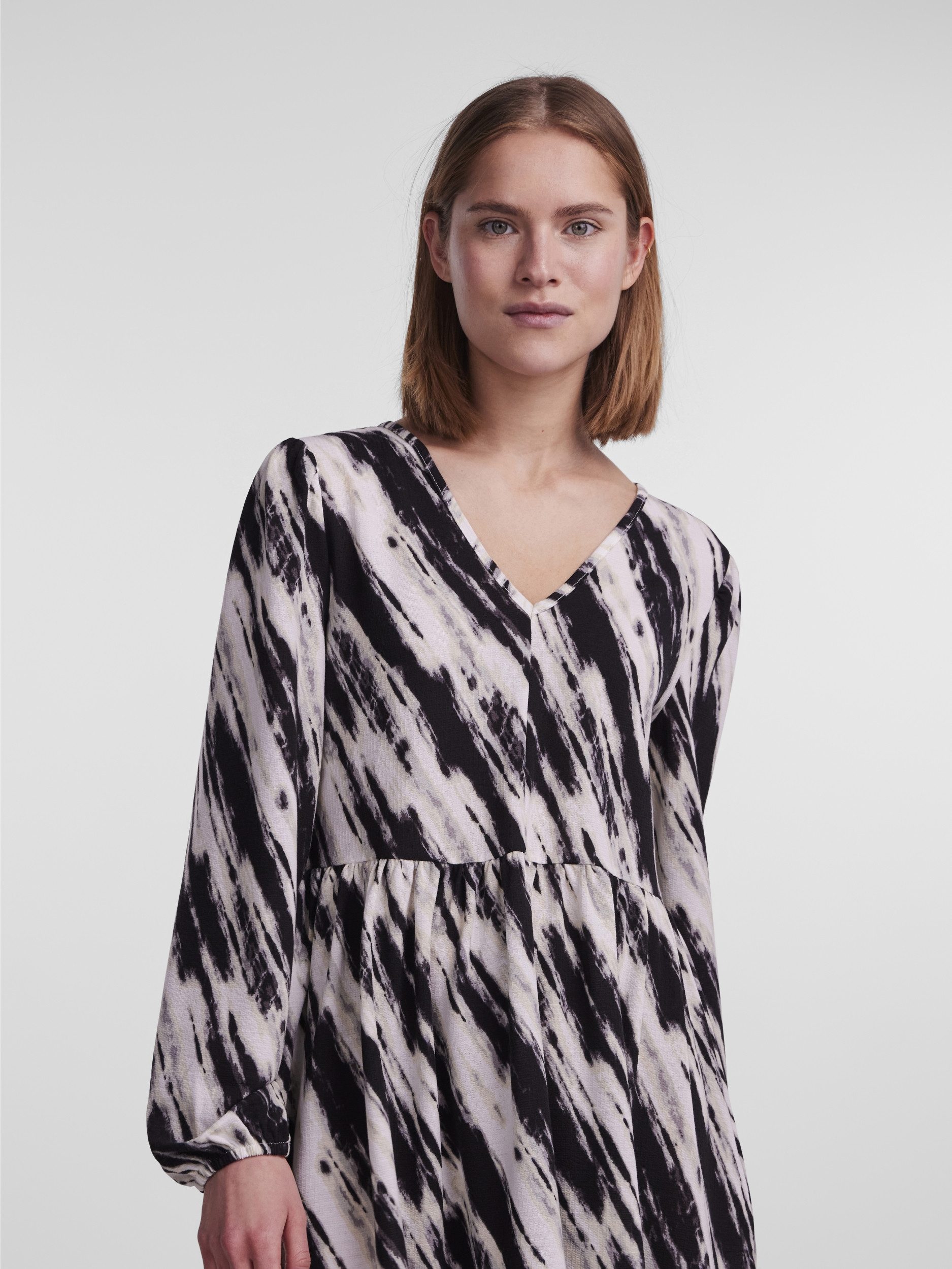 pieces Shirtkleid - Sommerkleid - PCJONA LS O-NECK DRESS BC