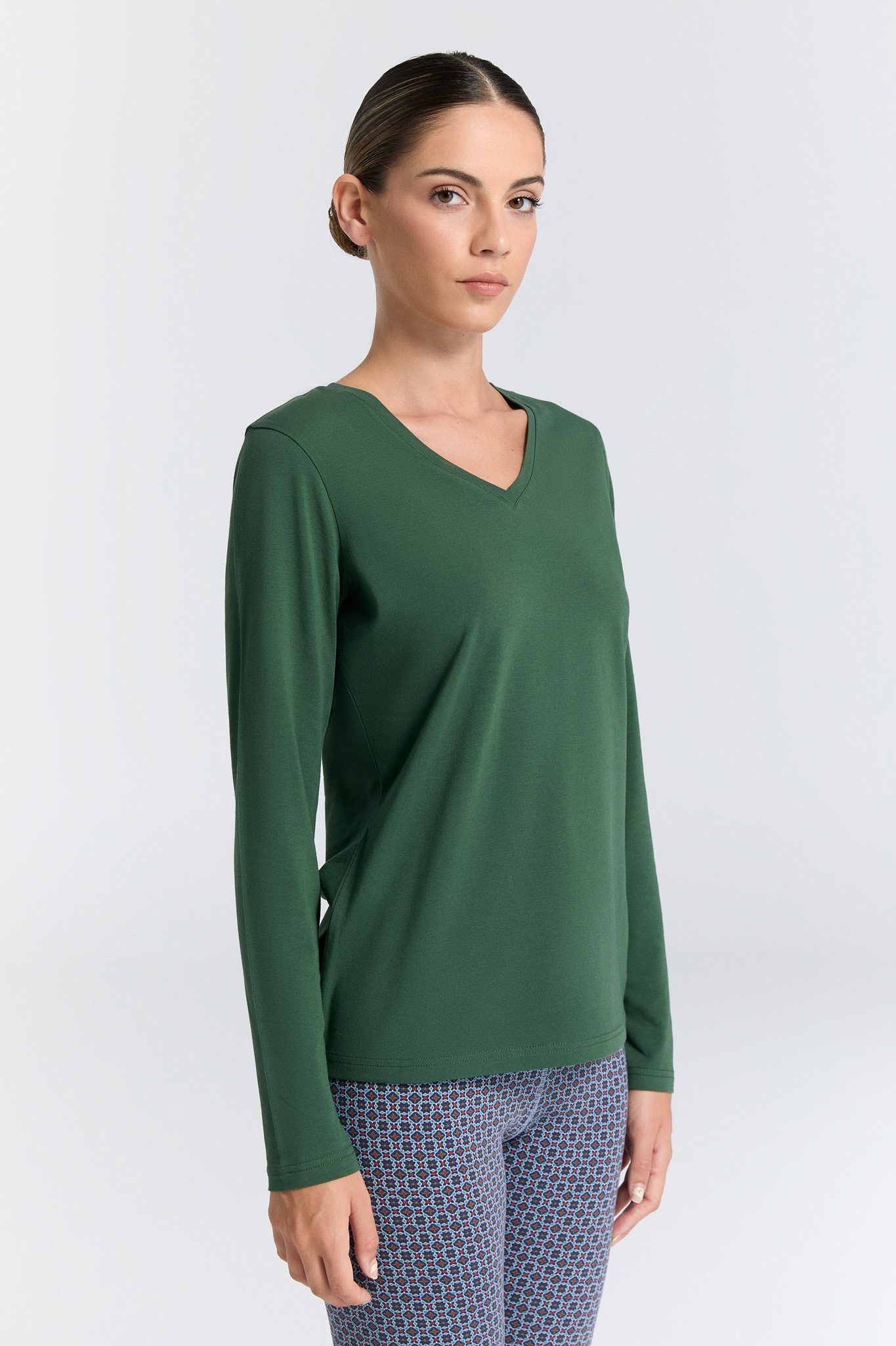 Leela COTTON Langarmshirt Damen V-Neck Langarmshirt – Bild 4 von 5