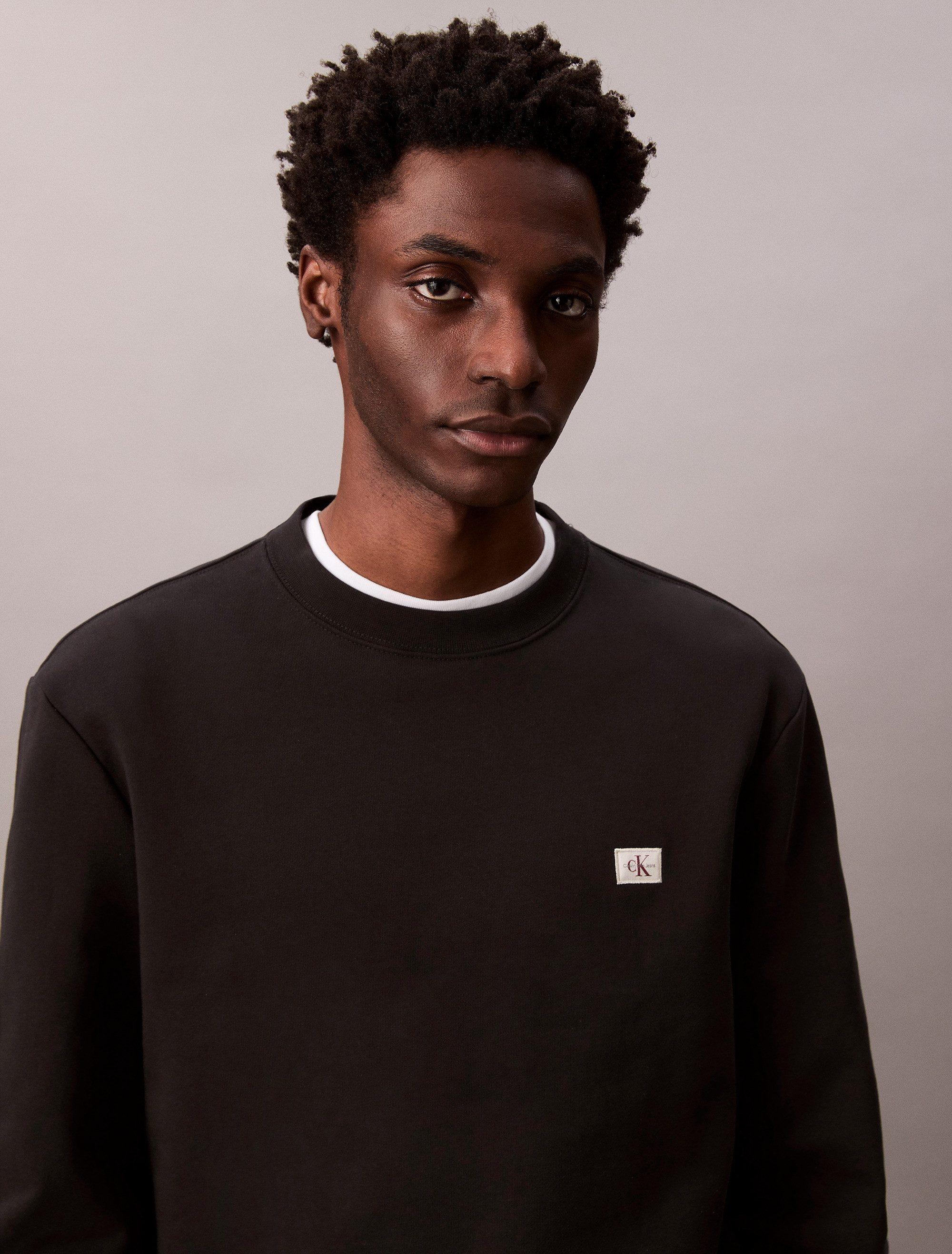 Calvin Klein Jeans Sweatshirt 400GSM TRRY BDG CRWN Mit Rundhalsausschnitt