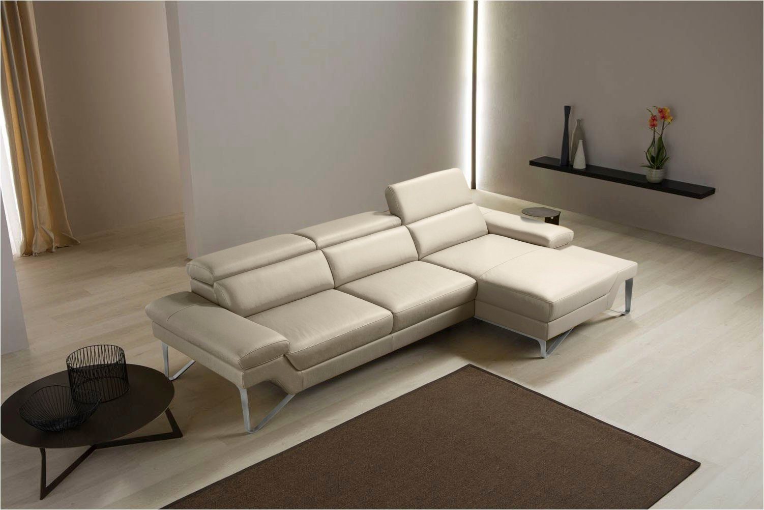 Egoitaliano Ecksofa Princess, elegantes Designsofa mit erstklassigem Sitzkomfort, L-Form, mit Recamiere, inkl. Kopfteilverstellung, edle Designmetallfüße