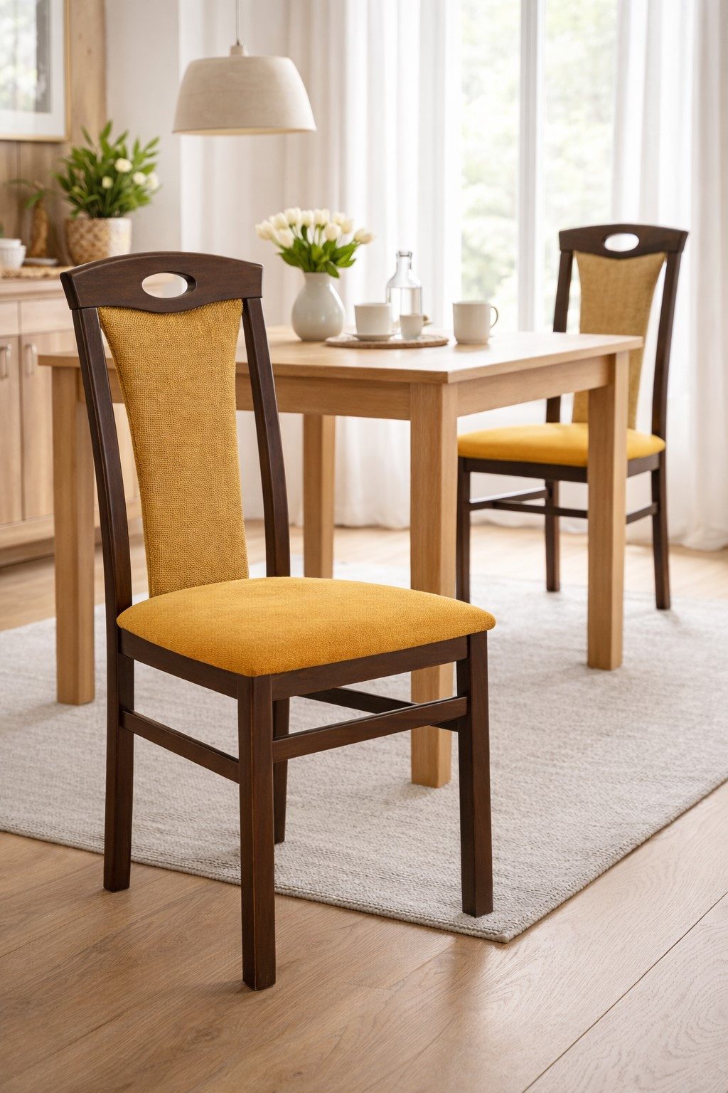 moebel-direkt-online 4-Fußstuhl Esszimmerstuhl Nussbaum (2er-Set), Gestell aus Massivholz Buche