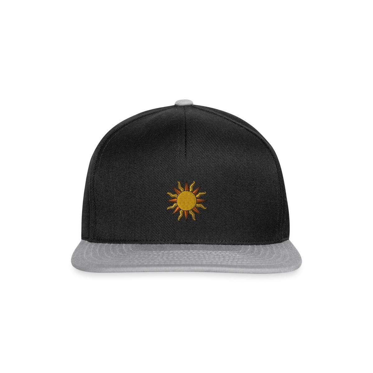 Spreadshirt Snapback Cap Sonne bestickt Sonnenmotiv Stick Snapback Cap (1-St)