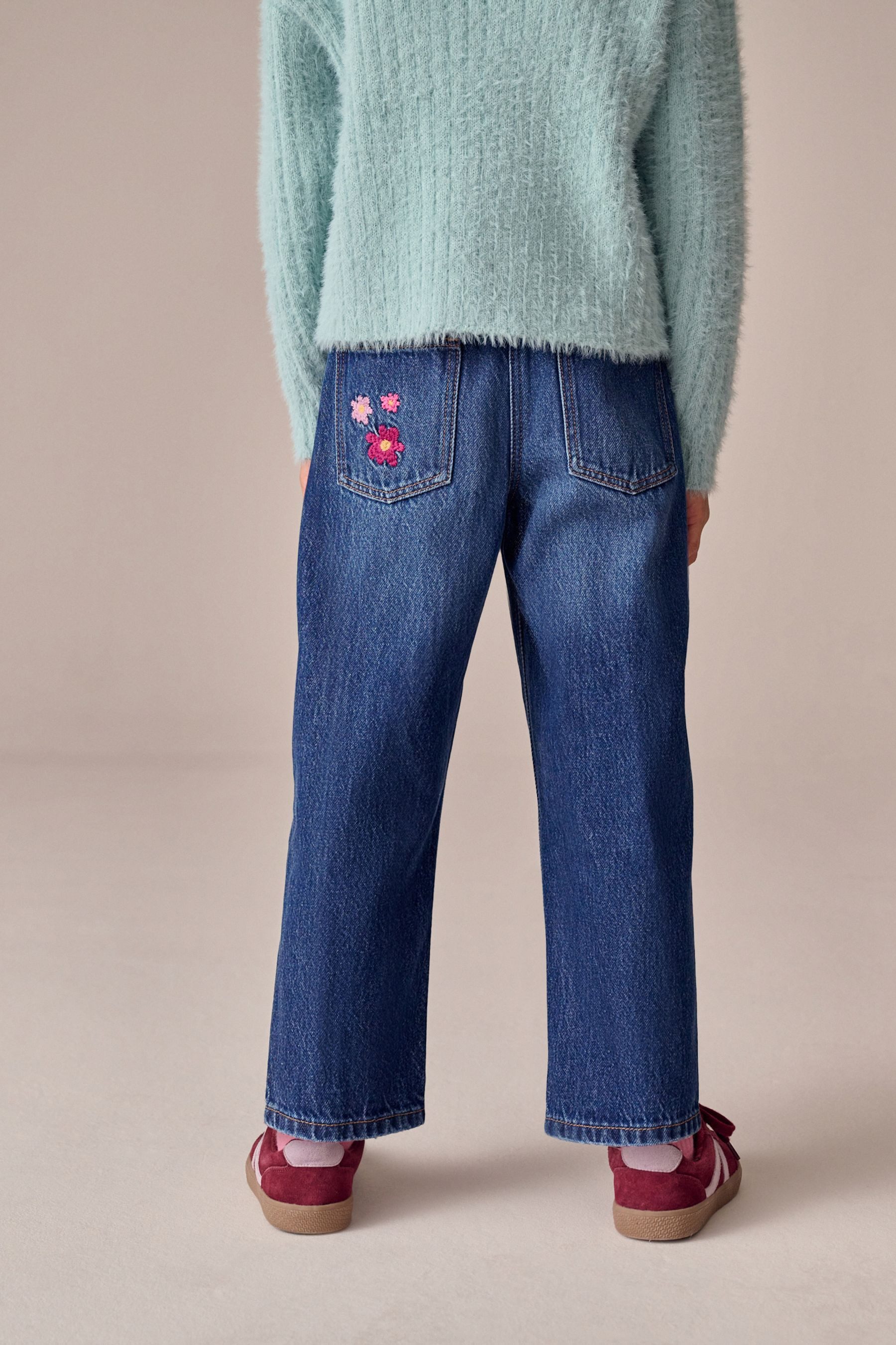 Next Straight-Jeans Jeans mit Blumenstickereien + geradem Beinschnitt (1-tlg)