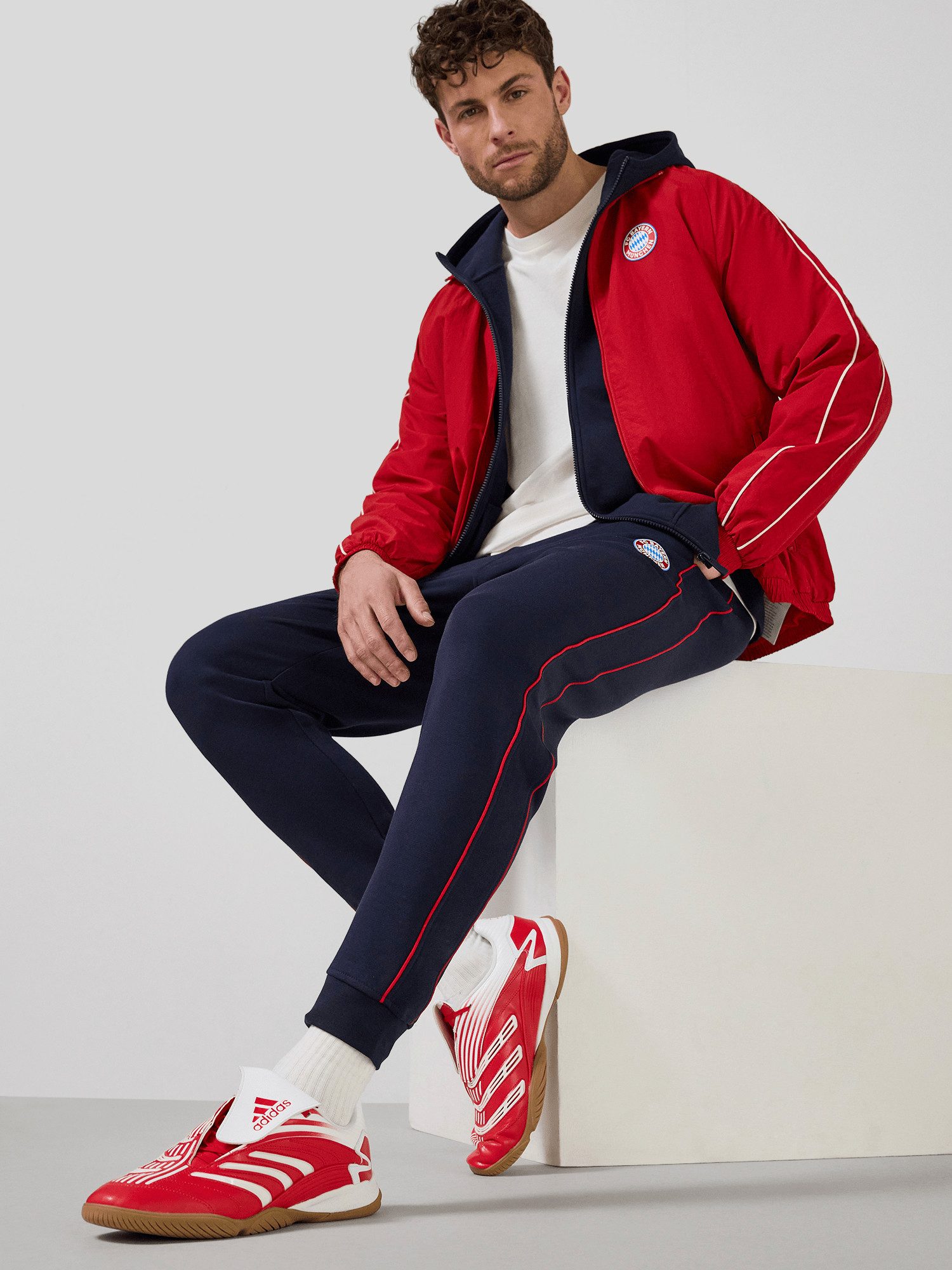 FC Bayern München Sweathose FC Bayern München, Sweatpant Essentials, Herren, Navy