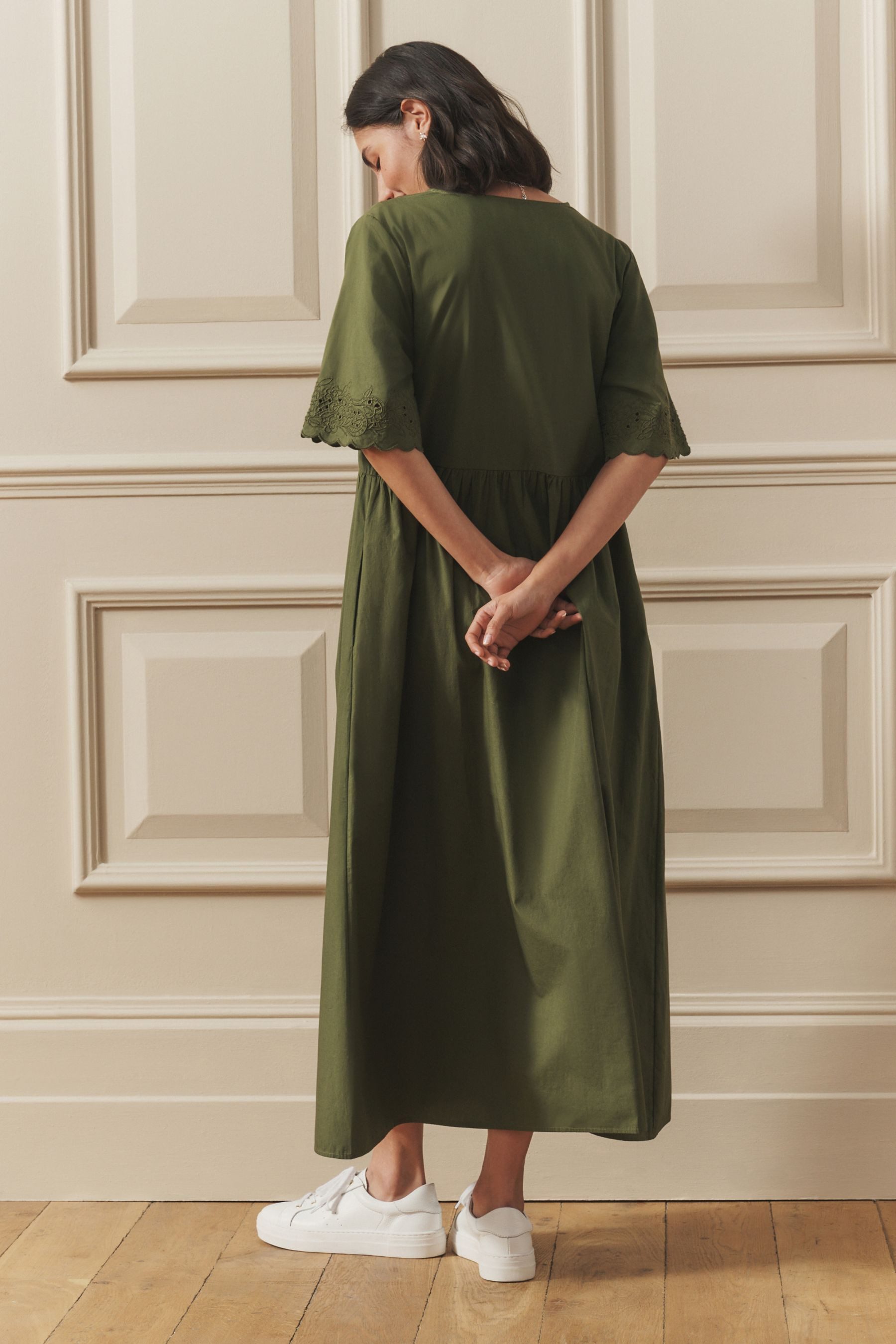 LAURA ASHLEY Midikleid Laura Ashley Midikleid mit Lochstickerei (1-tlg) günstig online kaufen