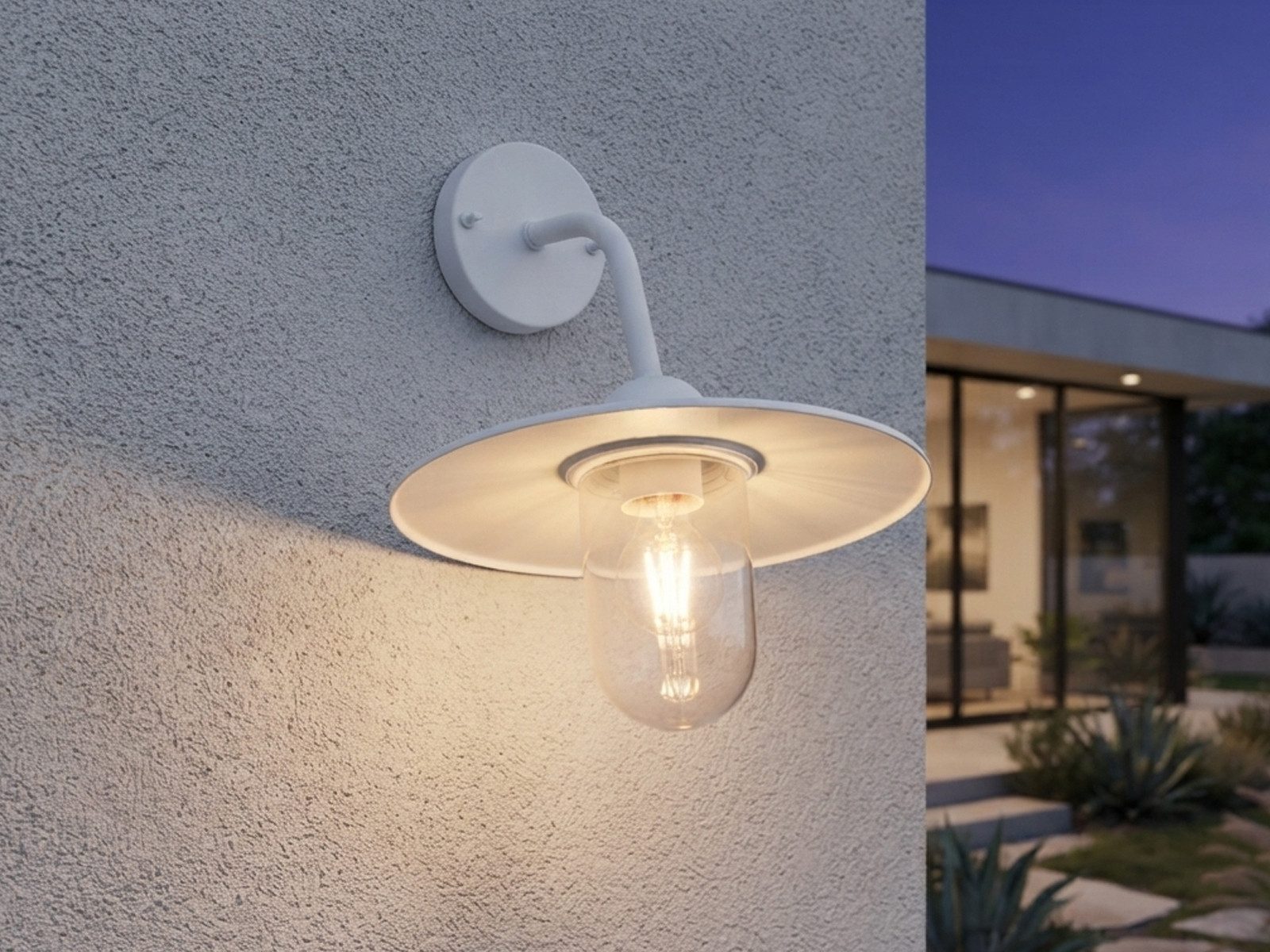TRIO Leuchten LED Außen-Wandleuchte Metall Weiß & Glasschirm, Höhe 32cm, LED wechselbar, Warmweiß, Wand Außenleuchte, Fassadenbeleuchtung Landhausstil inkl. E27 LED
