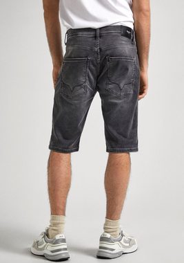 Pepe Jeans Shorts mit Markenlabel auf der Rückseite