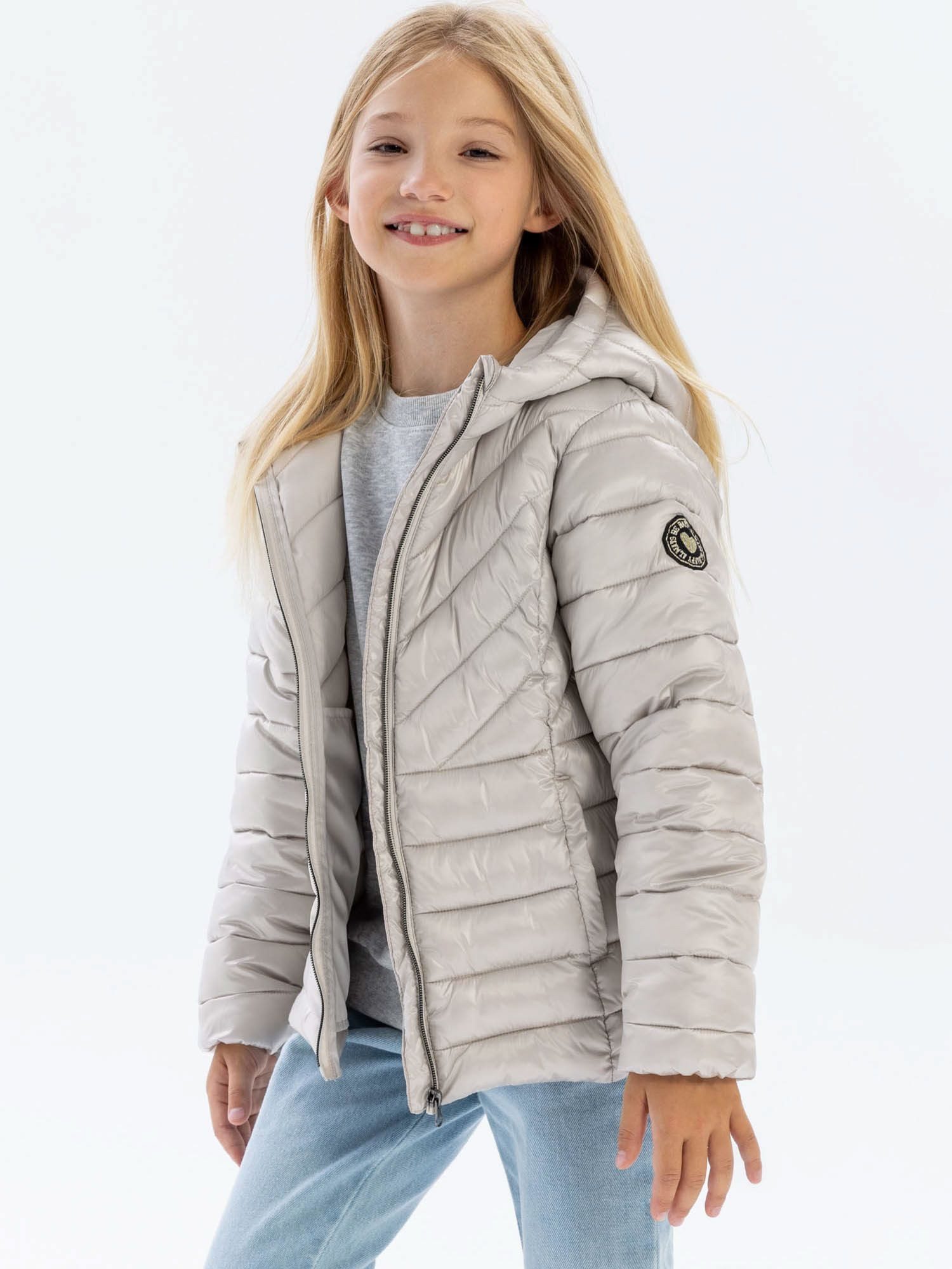 MINOTI Winterjacke Steppjacke mit Kapuze, im Metallic-Look Metallic-Look, trendiger Aufnäher, feste Kapuze