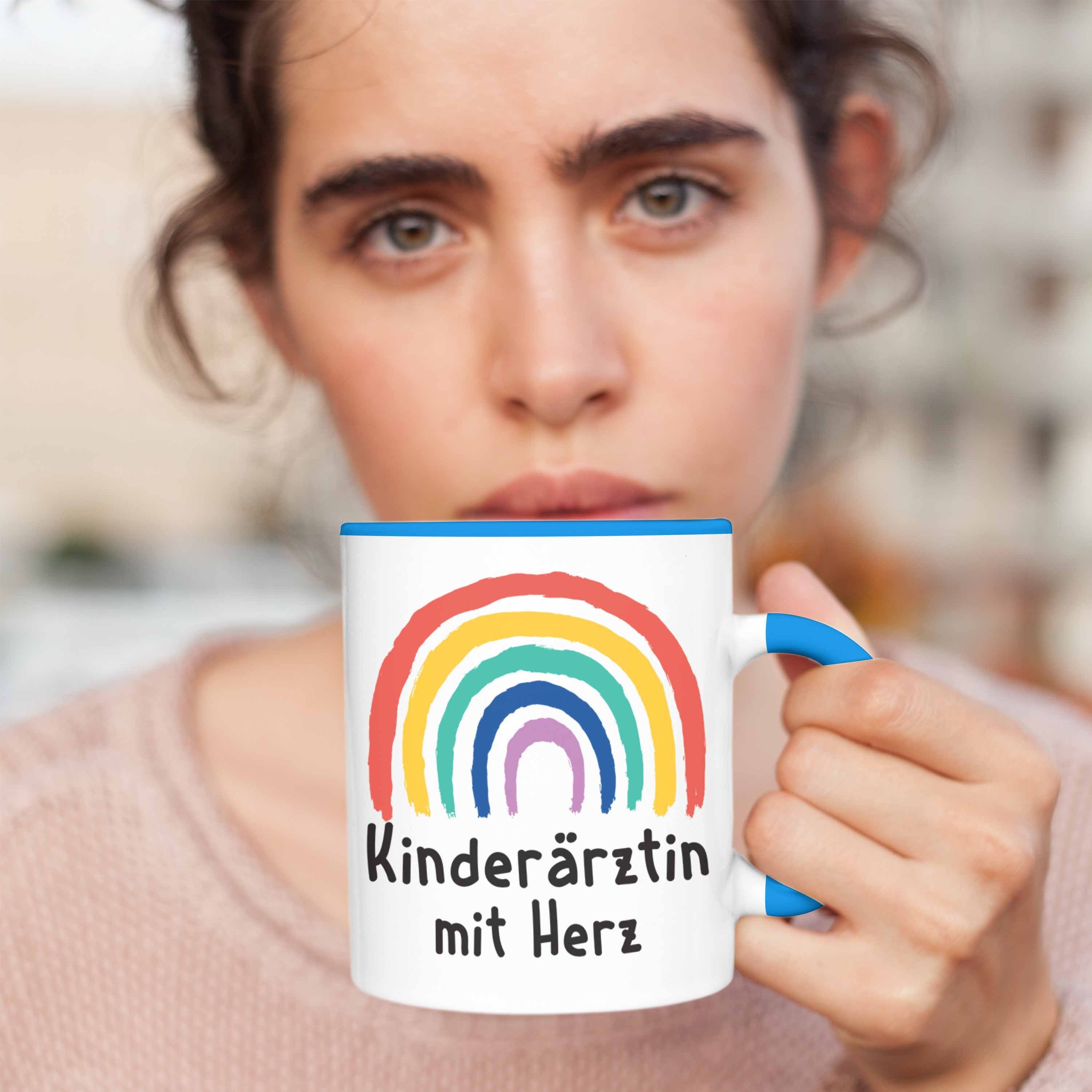 Trendation Tasse Trendation - Kinderärztin Geschenk mit Tasse mit Kaffeetasse Dankeschön Spruch Blau Geschenke Herz Kinderärztin