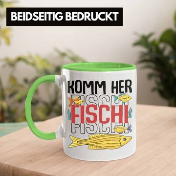 Trendation Tasse Trendation - Angler Fischer Tasse zum Angeln Komm Herr Fischi Geboren Geschenk Hobbyangler Angeln Kaffeetasse Zubehör