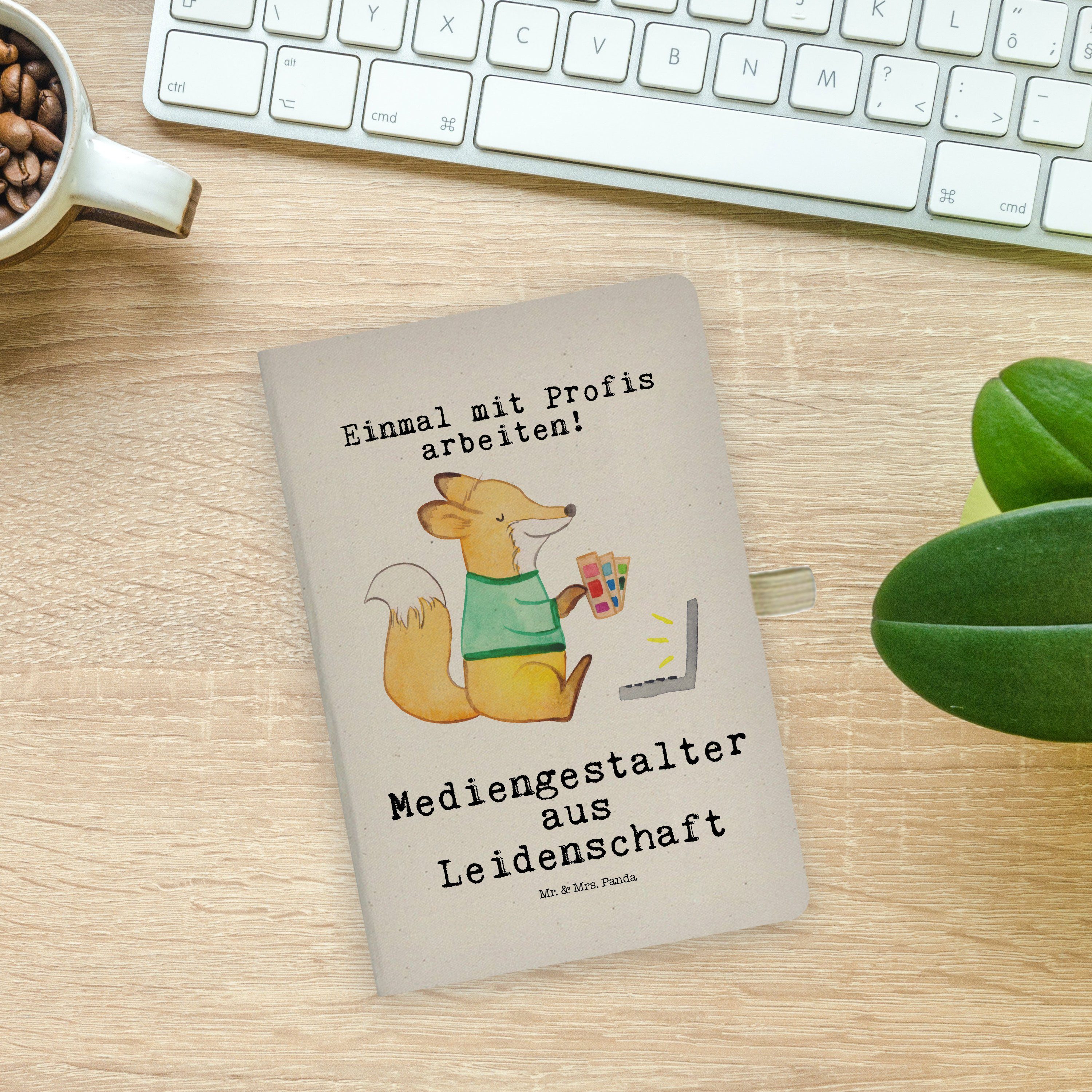 Mr. & Mrs. Panda Mrs. Mr. Leidenschaft - Designer, - Geschenk, Mediengestalter aus Transparent Notizbuch & Panda