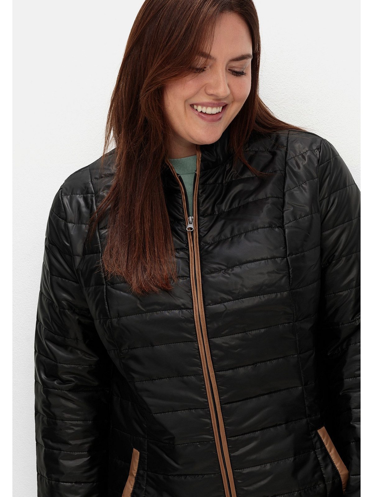 Sheego Steppjacke Große Größen mit Stehkragen und Kontrastdetails