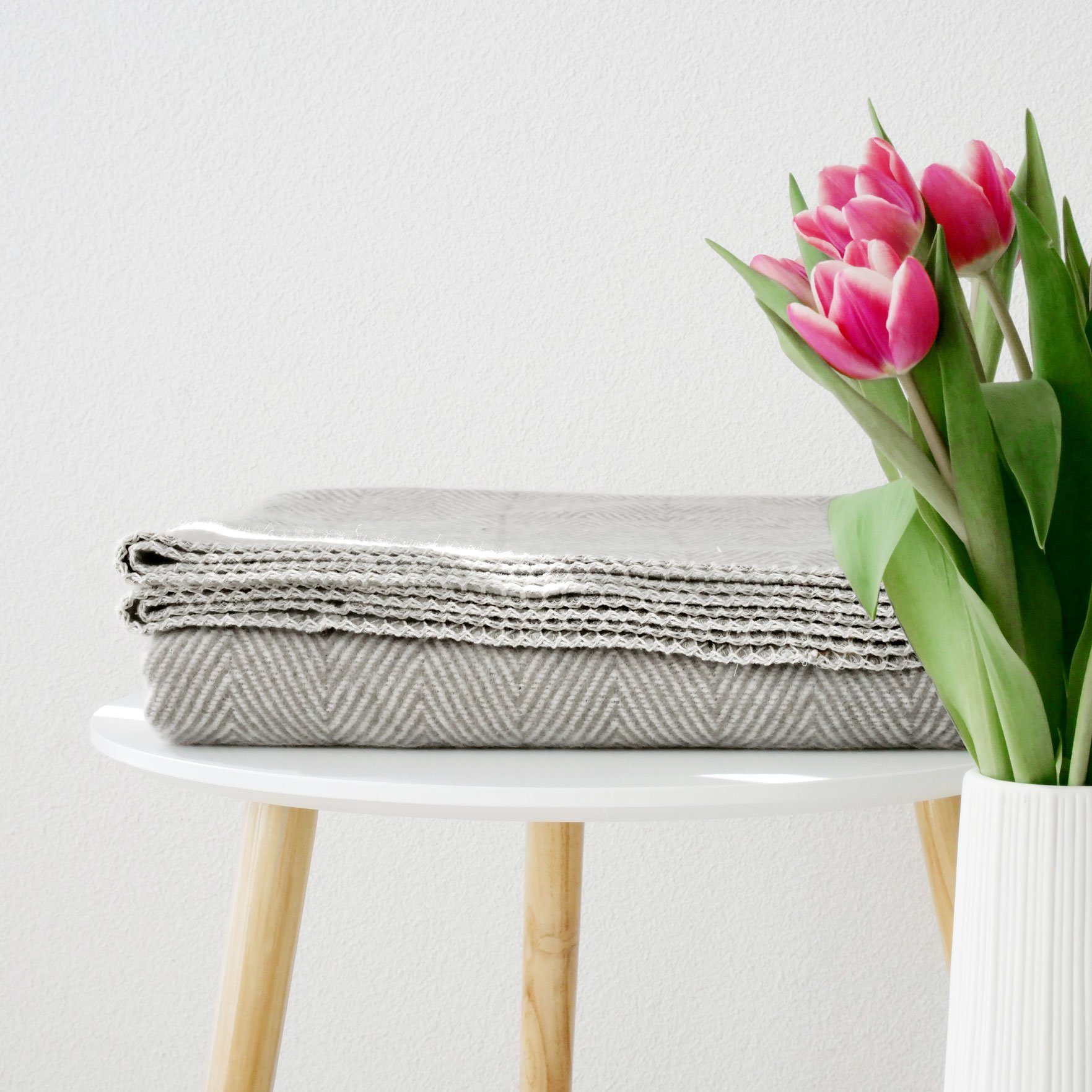 Wolldecke leichte Decke FINN Made in Germany - Kuscheldecken fürs Sofa, RIEMA Germany, nachhaltig aus 100% biologischer Baumwolle, weiche Sofadecke OEKO-TEX