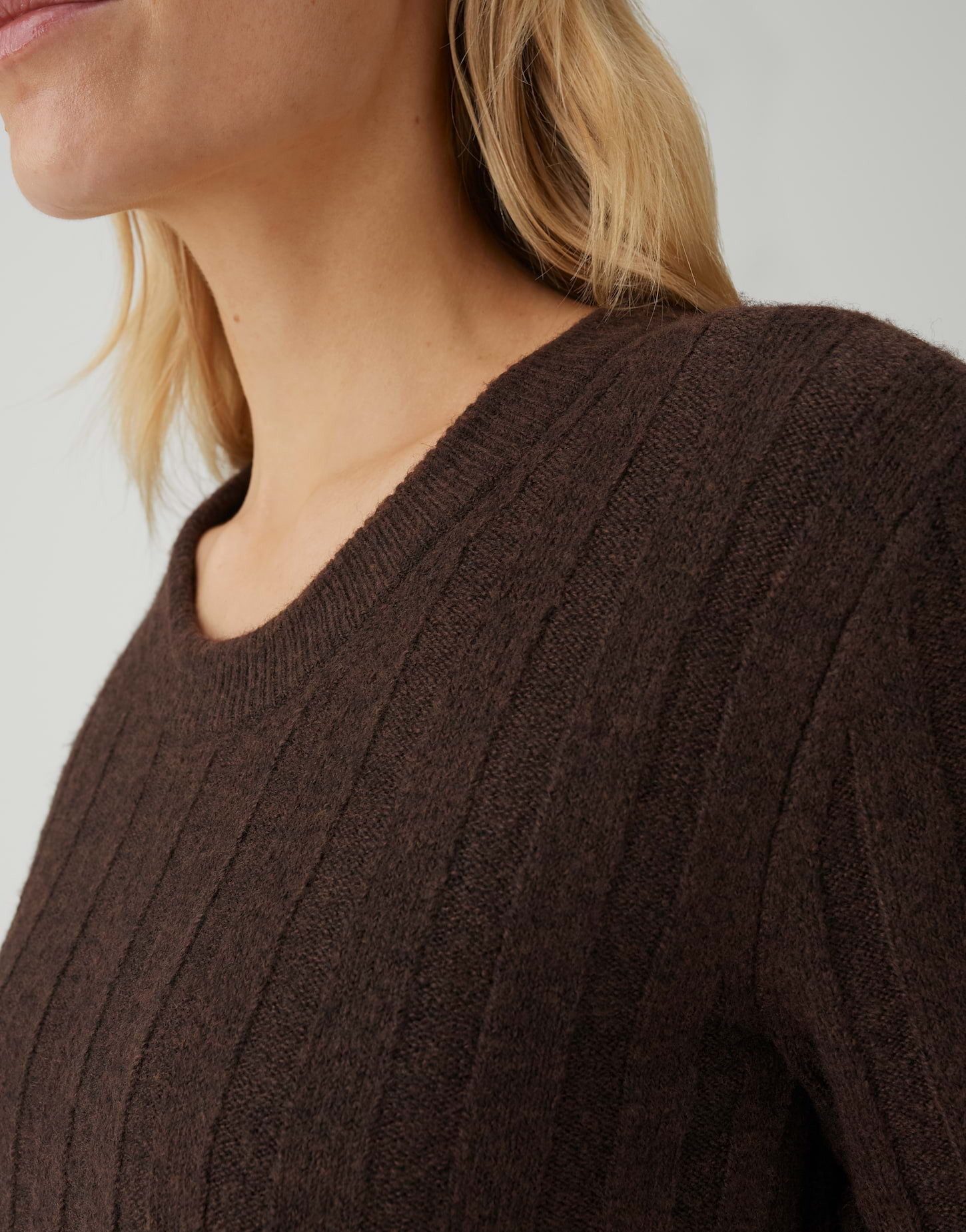 OPUS Strickpullover POLMI mit Wollanteil Schmale Passform, figurbetonter Schnitt, Langarm