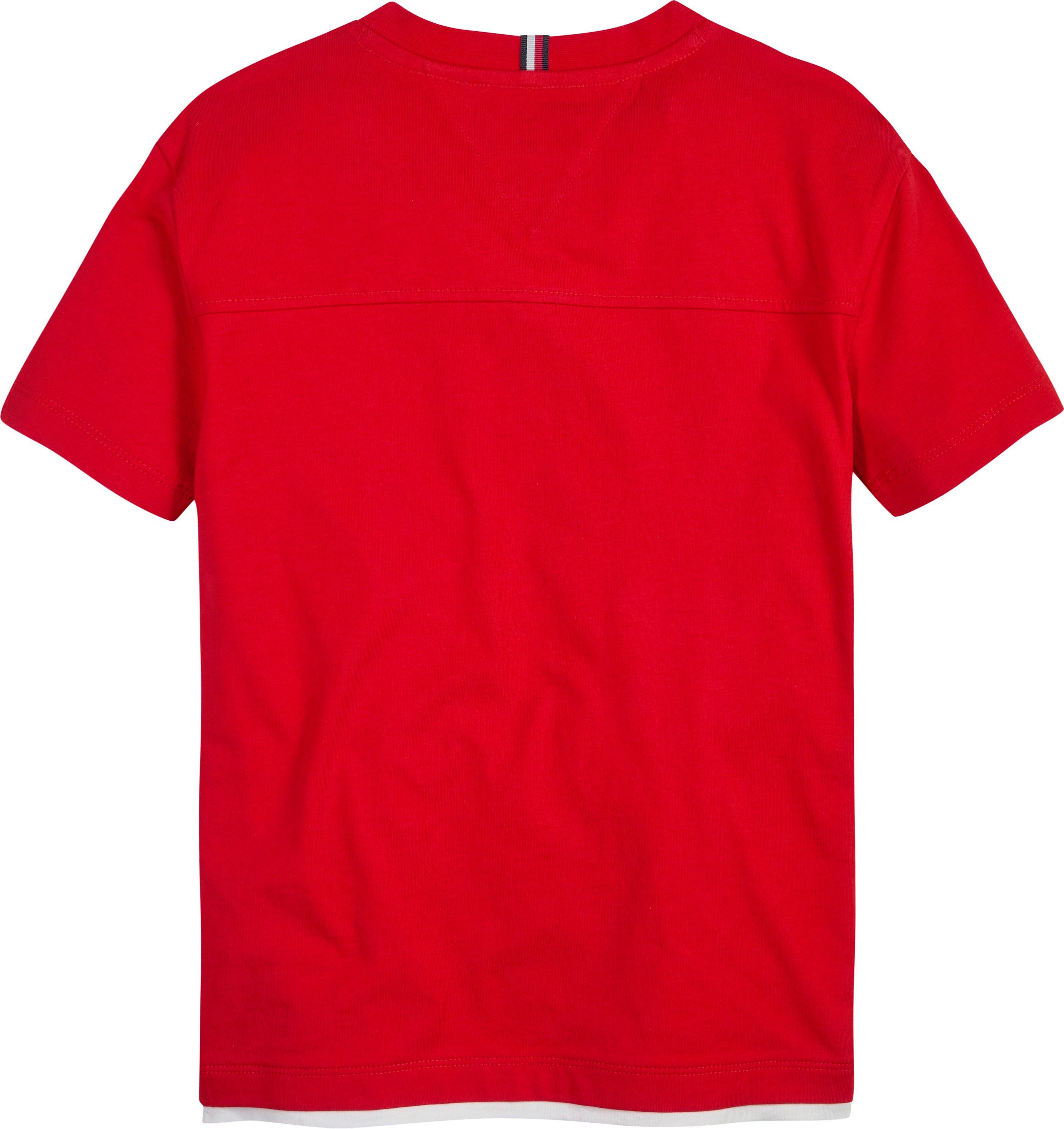 der VARSITY Hilfiger TEE Brust T-Shirt Deep-Crimson S/S Logodruck Tommy TOMMY auf mit