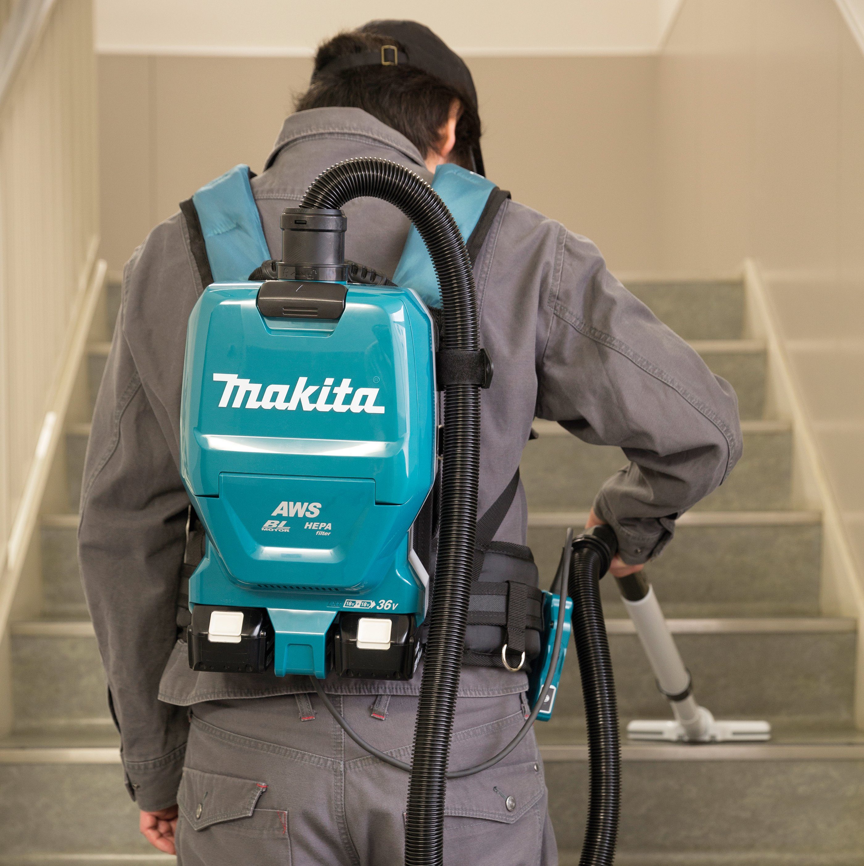 Makita Akku-Bodenstaubsauger DVC265ZXU, V, 18 Rucksack, mit Beutel, Akku Ladegerät und ohne