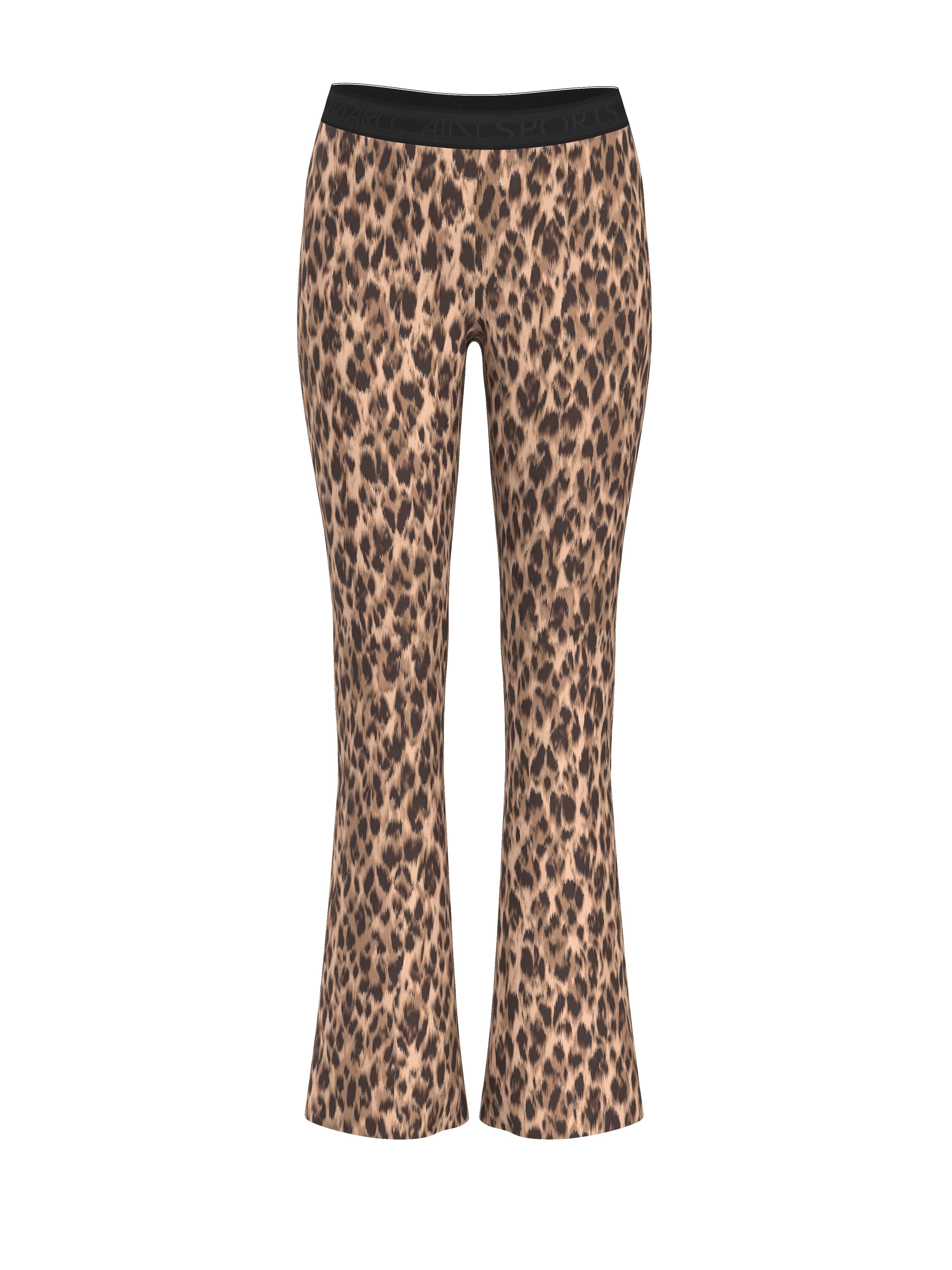 Marc Cain Schlupfhose Winter Wilds Premium Damenmode Model: FREDERICA im Feminine Fit, Allover-Leoprint – Bild 5 von 5