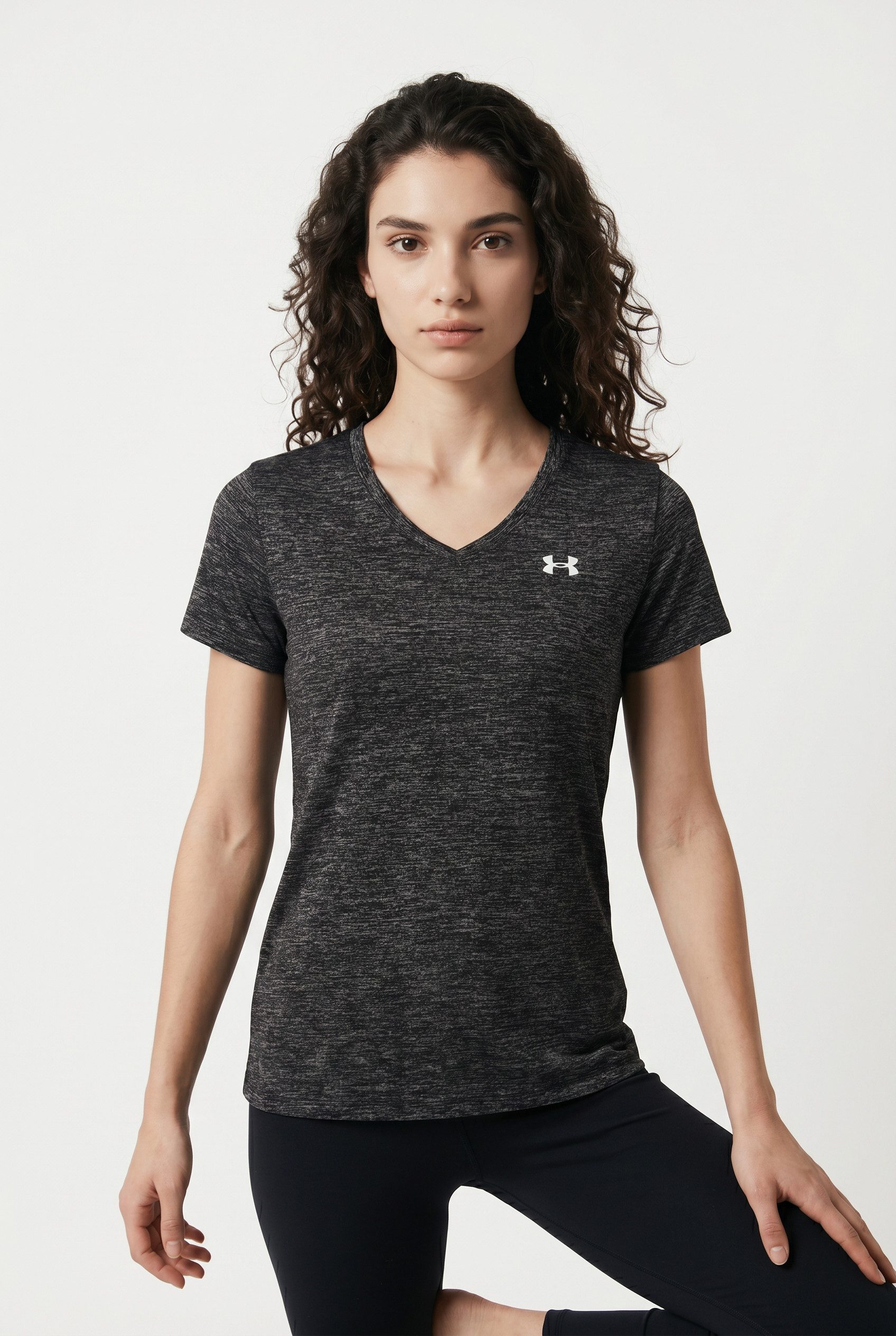 Under Armour® Trainingsshirt TECH SSV- TWIST Kurzarm, atmungsaktiv, schnell trocknend, mit V-Ausschnitt. Reduzierter Preis € 23,99. Unverbindliche Preisempfehlung € 30,00