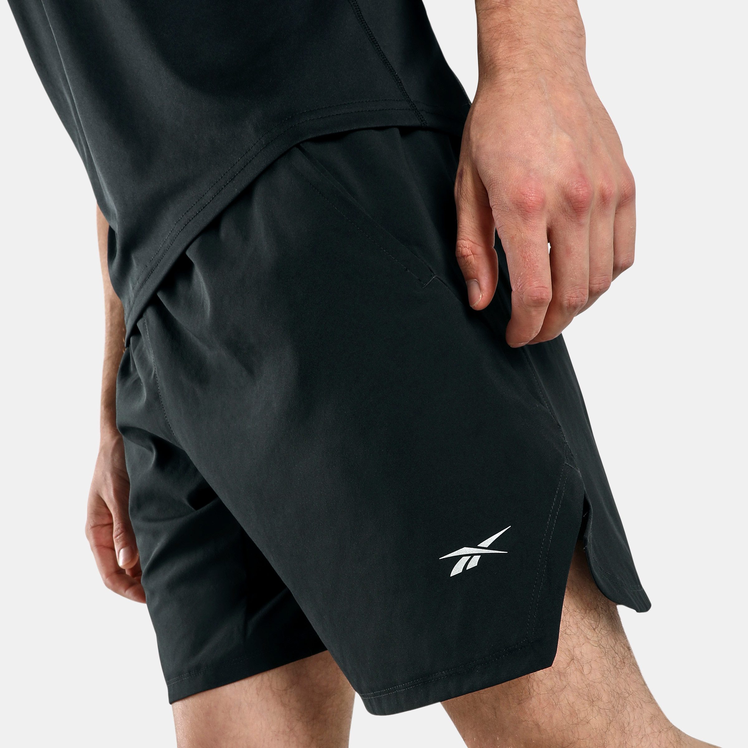 Reebok Laufshorts ID RUN SHORTS sportlicher Stil, für Lauftraining und sportliche Aktivitäten