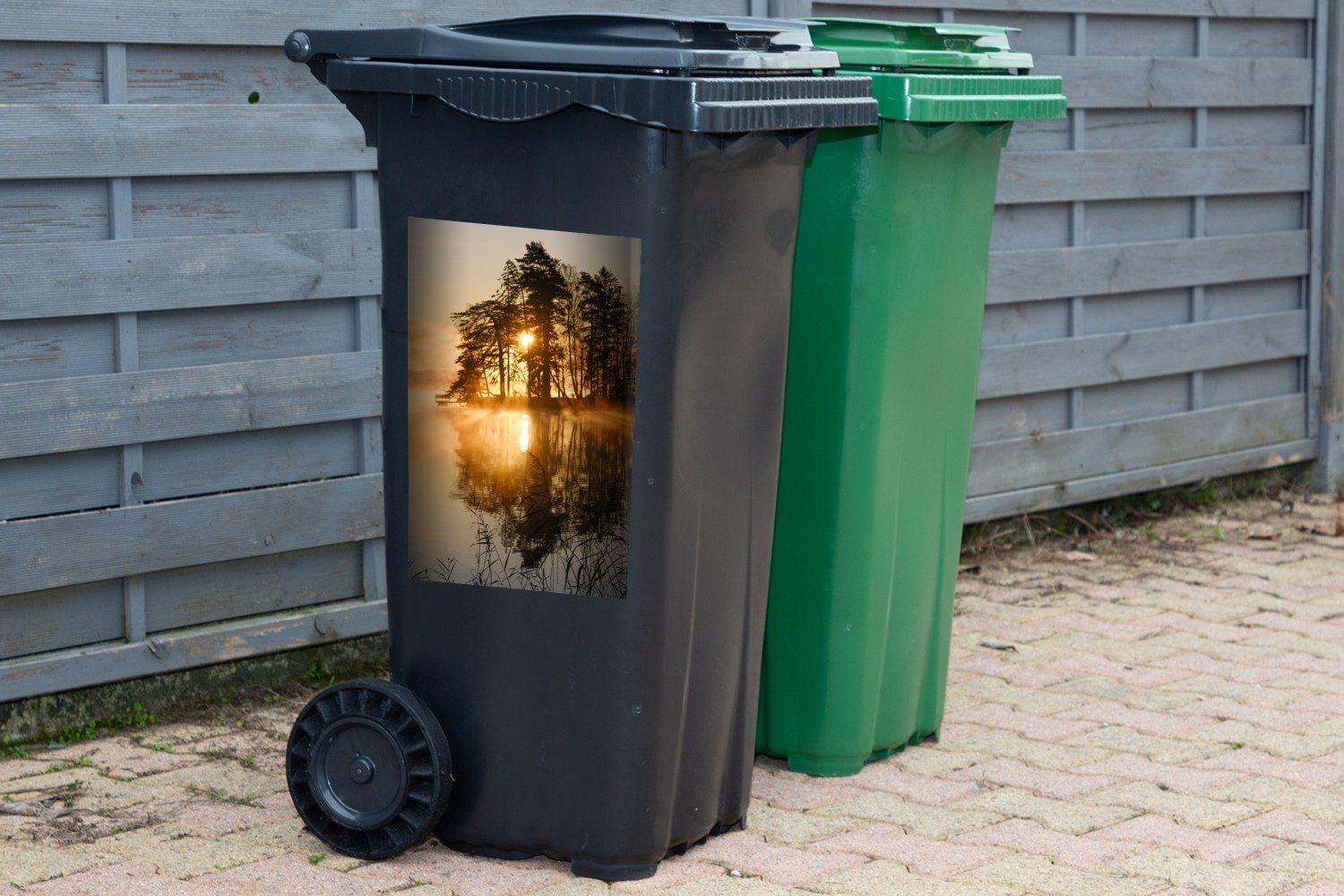 Abfalbehälter Wandsticker - Container, Herbst Sonne St), (1 Mülleimer-aufkleber, Mülltonne, - MuchoWow Sticker, Wasser