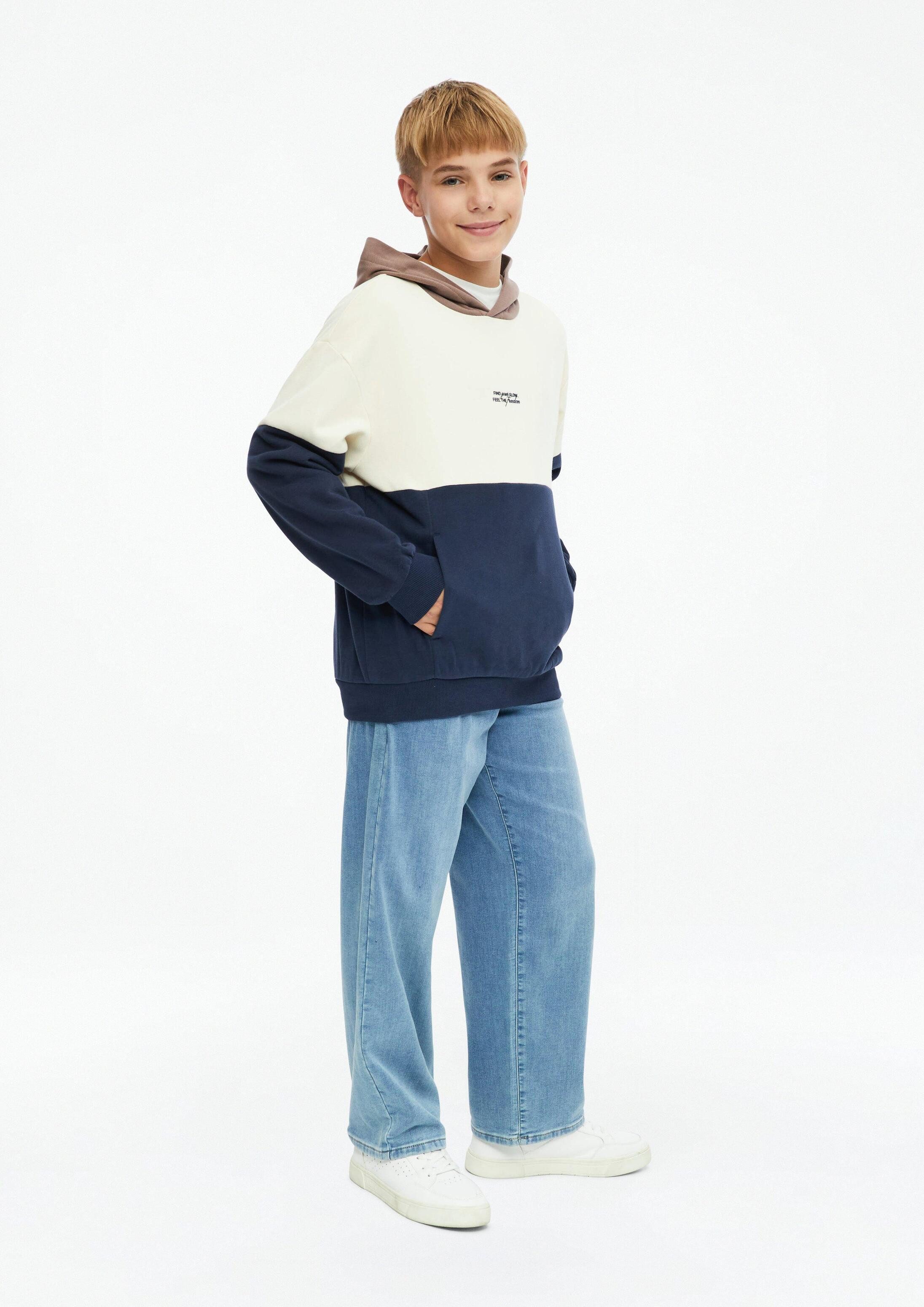 s.Oliver Sweatshirt Sweatshirt Oversize Sweatshirt mit Kapuze und Colour Blocking – Bild 3 von 4