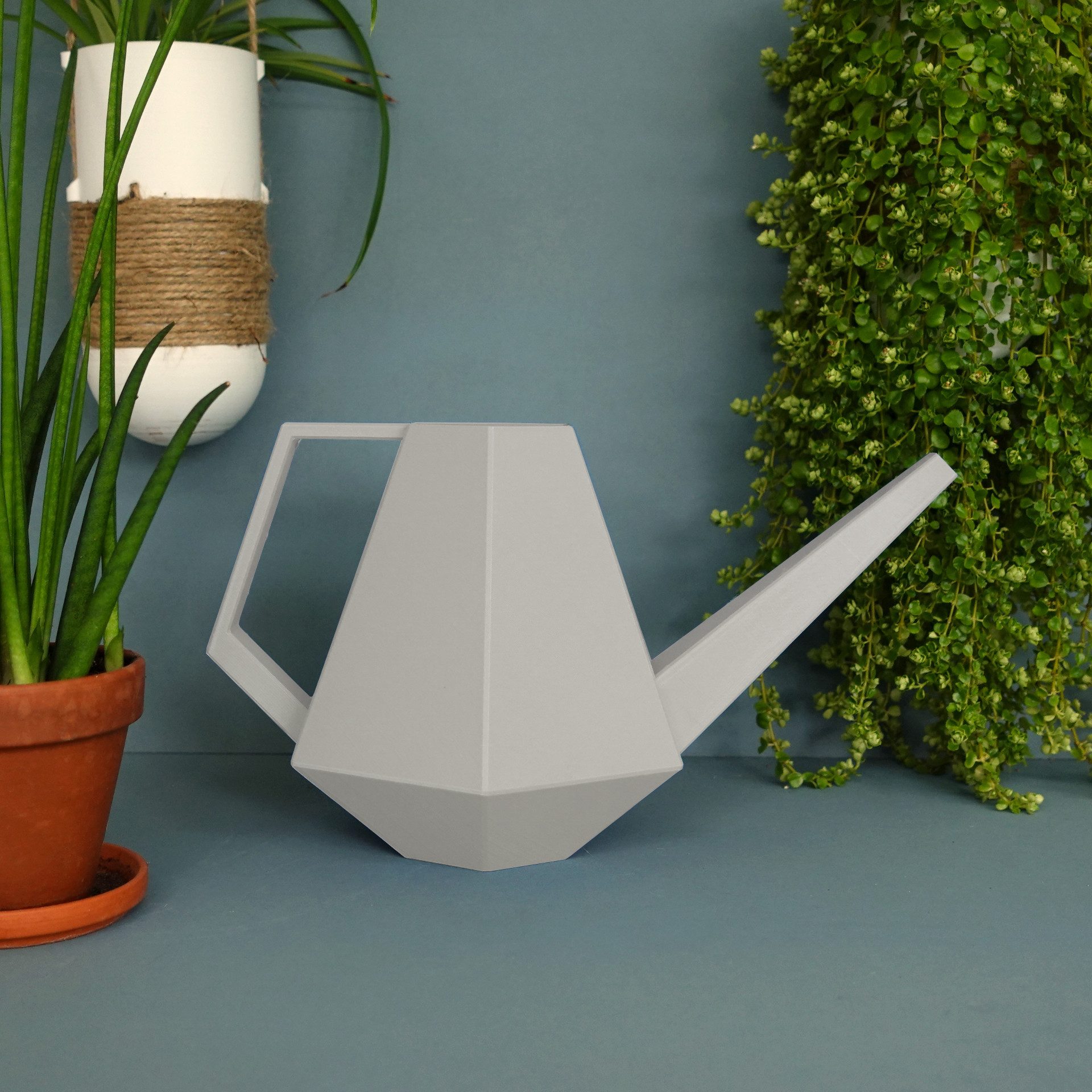 Thumbnail - Shapes - Decorations Gießkanne Watering Can by Gazzaladra Design, 100% Recyceltes Material (Einzelmodell, 1 Kanne), 0,7:...