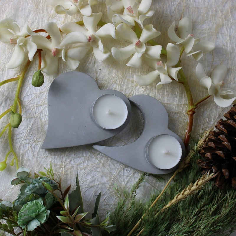 TIVENDIS Teelichthalter Design Teelichthalter "Herz im Herz" Beton, grau (Packung)