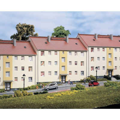 Auhagen Modelleisenbahn-Gebäude H0 Mehrfamilenhaus