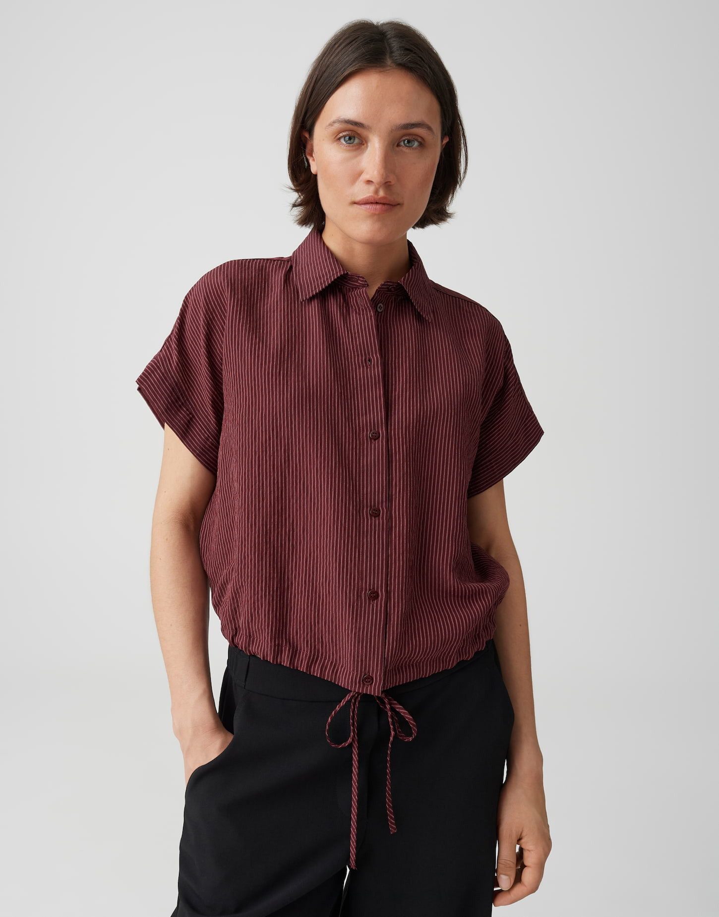 OPUS Kurzarmbluse mit Streifen und Tunnelzug Lässiger Look mit moderner O-Form