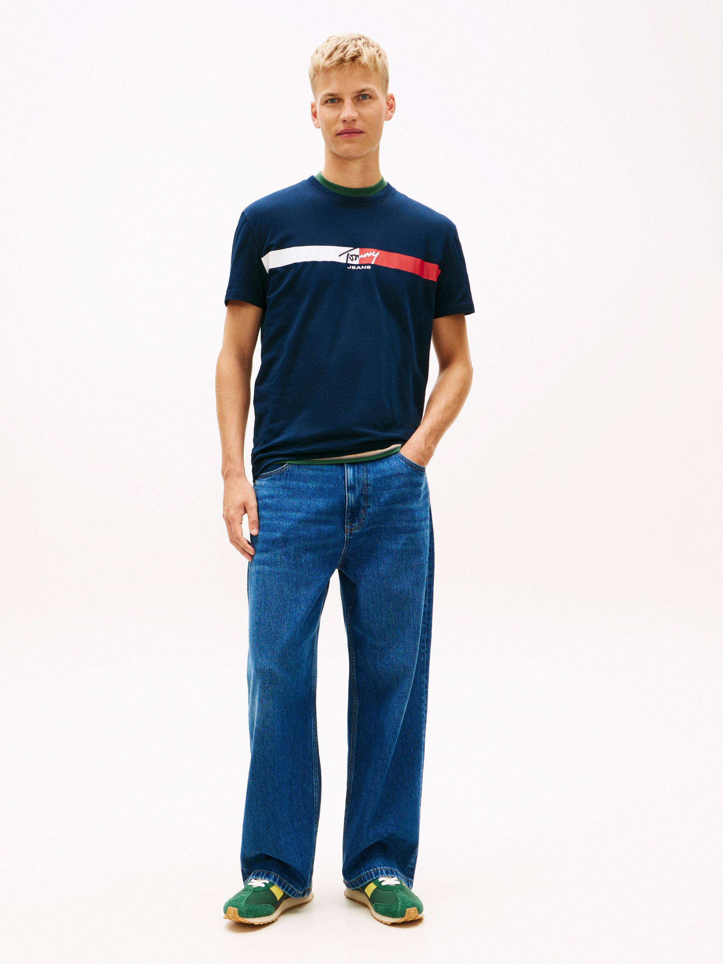 Tommy Jeans T-Shirt TJM REGULAR FIT SIGNATURE STRIPE mit Label-Print – Bild 3 von 5