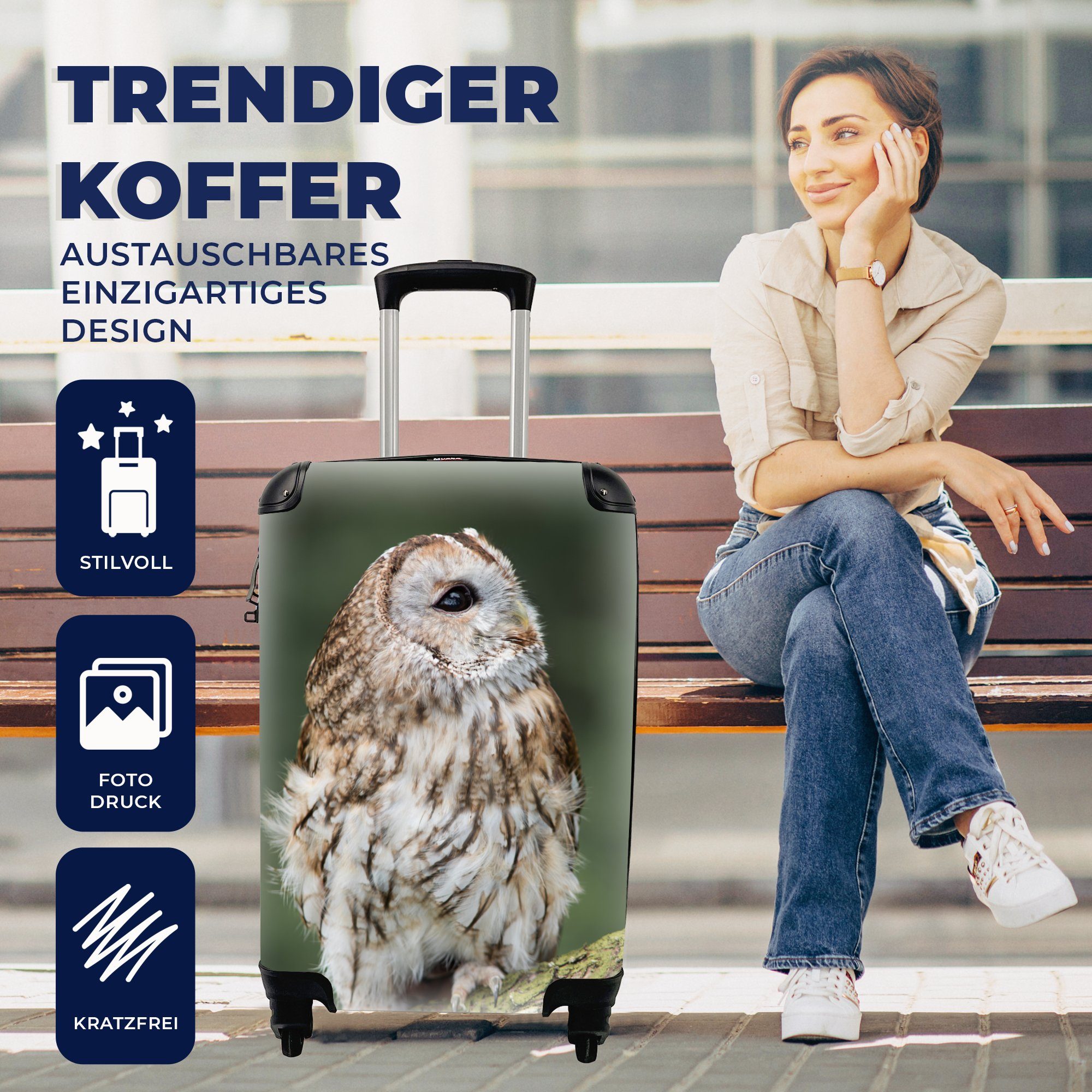 für Ferien, Handgepäckkoffer Waldkauz schaut Ein MuchoWow Reisekoffer Reisetasche 4 Handgepäck rollen, Seite, mit Trolley, zur Rollen,