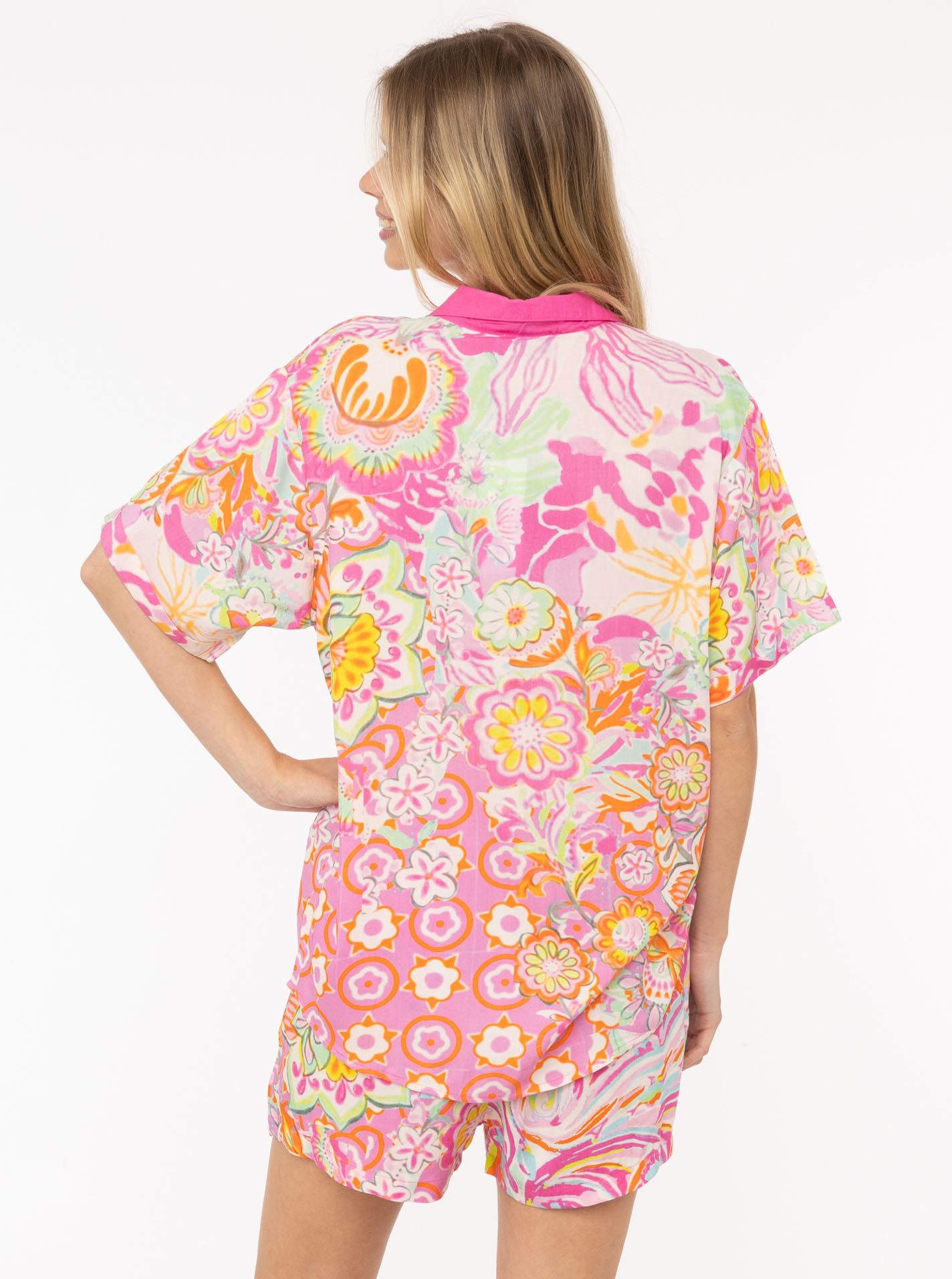 Zwillingsherz Shirtbluse "Power Aquarell" Set mit Bluse und Shorts mit Tasseln aus Viskose