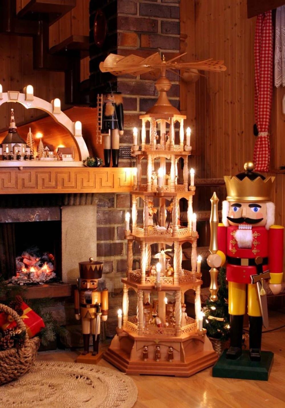 Weihnachtspyramide Pyramide Heilige Familie natur 5-stöckig, elektrisch, Höhe 1,4 m