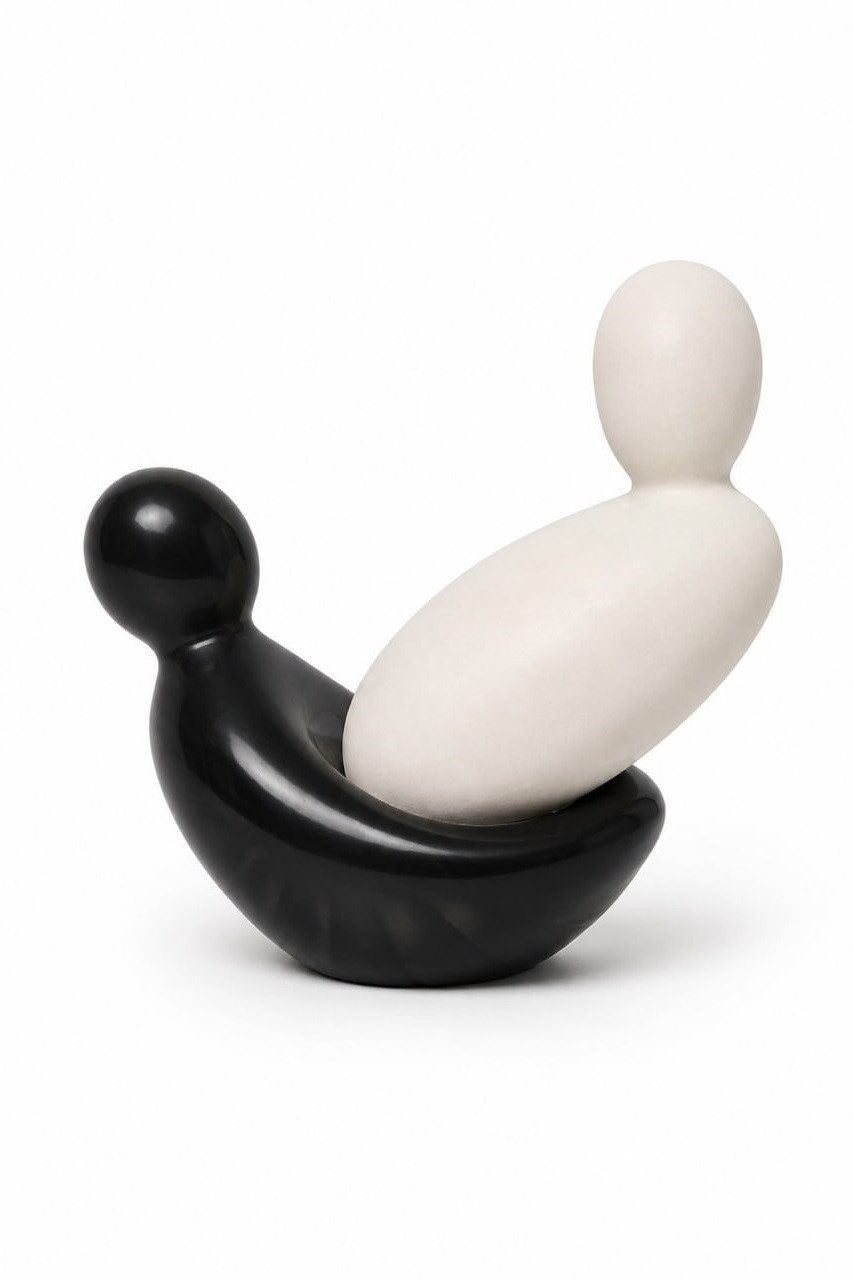Xlmoebel Dekofigur Moderne Balance Schwarz-Weiß Skulptur Elegantes Kunstobjekt Sofort (Einzelset, 1-teilig), Abstraktes Design; Schwarz-Weiß-Kontrast; dekoratives Kunstobjekt