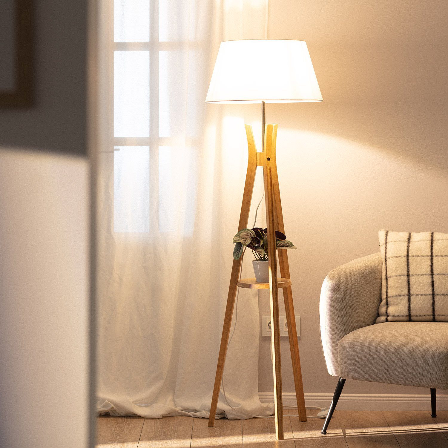 Aesthetic Living Stehlampe »Große Holz Stehlampe Qaanso, Stehlampe mit  Holzfuß, Wohnzimmer Stehlampe, dekorative Stehleuchte« online kaufen | OTTO