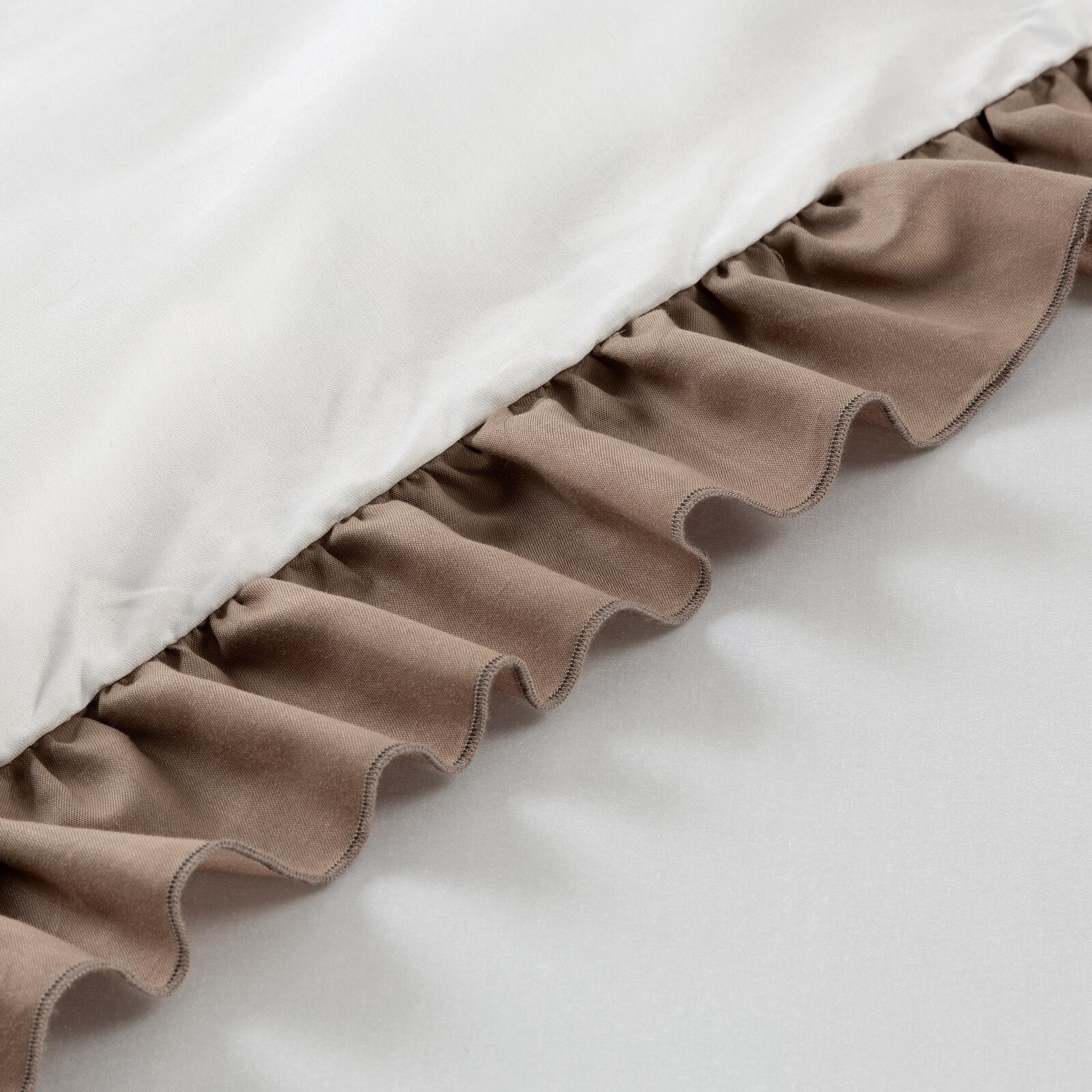 Eurofirany Bettwäsche LAURA ELIZA, 55 % Baumwolle, 45 % Polyester, 3 teilig, mit dekorative Kante oder Rüsche, atmungsaktiv – Bild 4 von 4