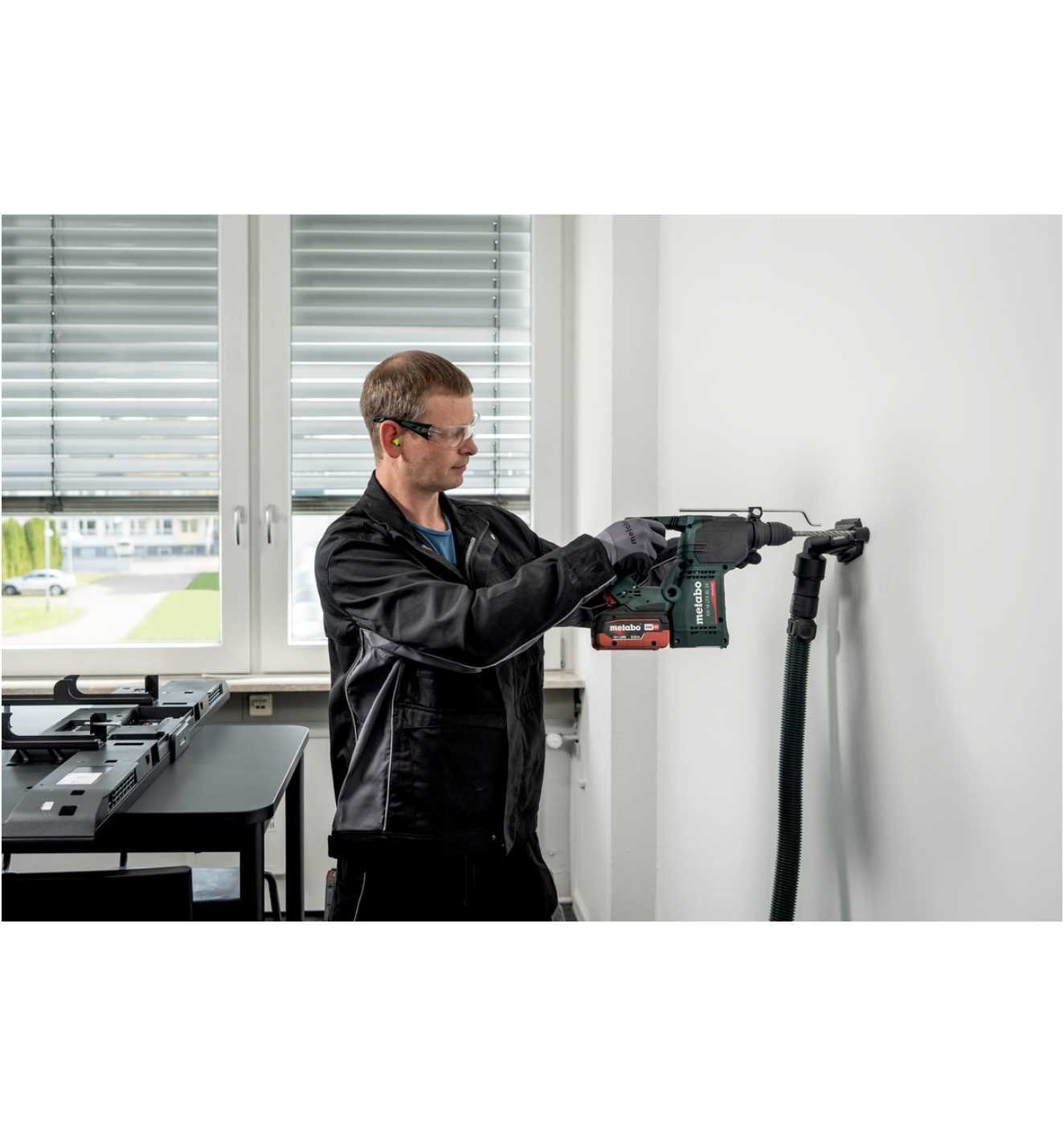 Karton 24, KH Professional Metabo Akku-Kombibohrhammer LTX BL 18